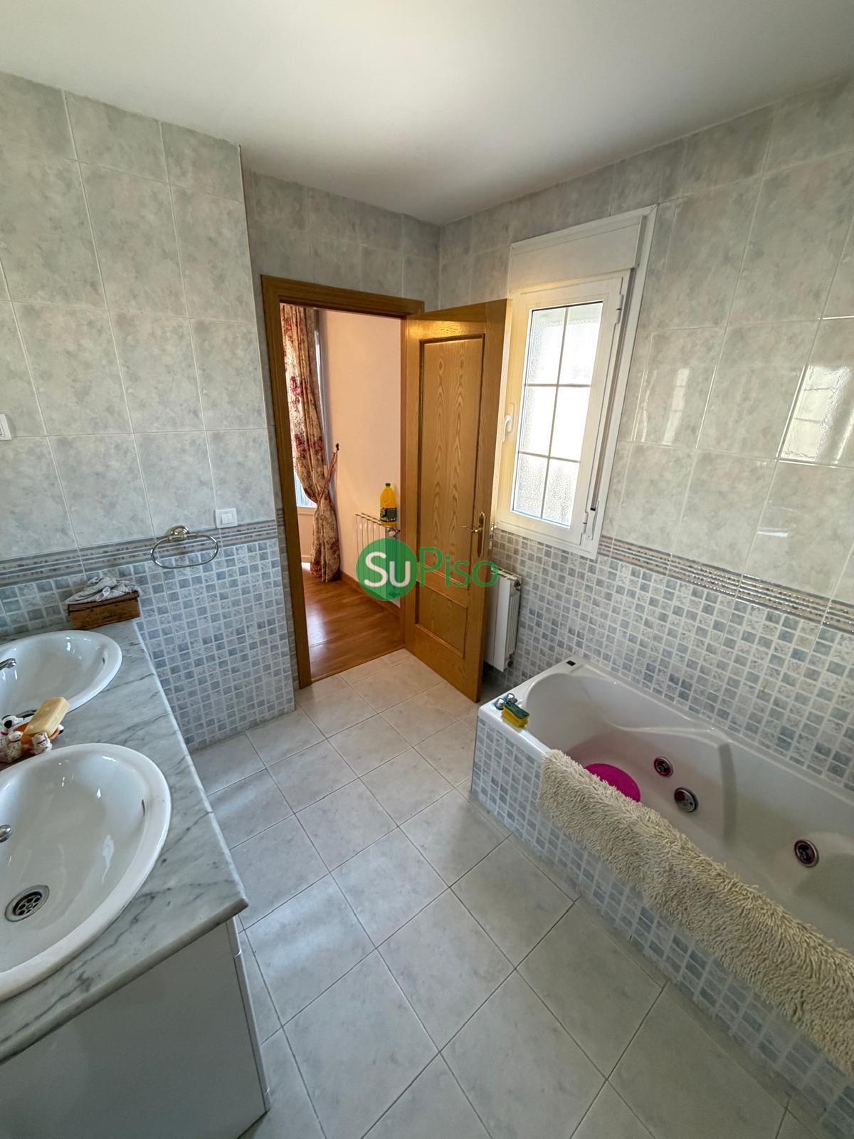 Venta de chalet en Yeles