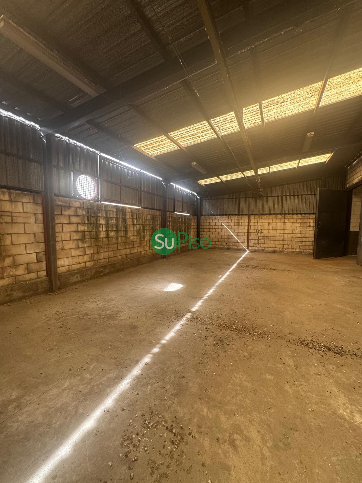 Venta de nave en Yeles