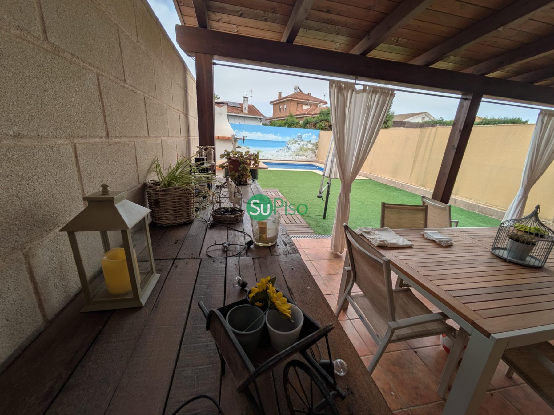 Venta de chalet en Carranque