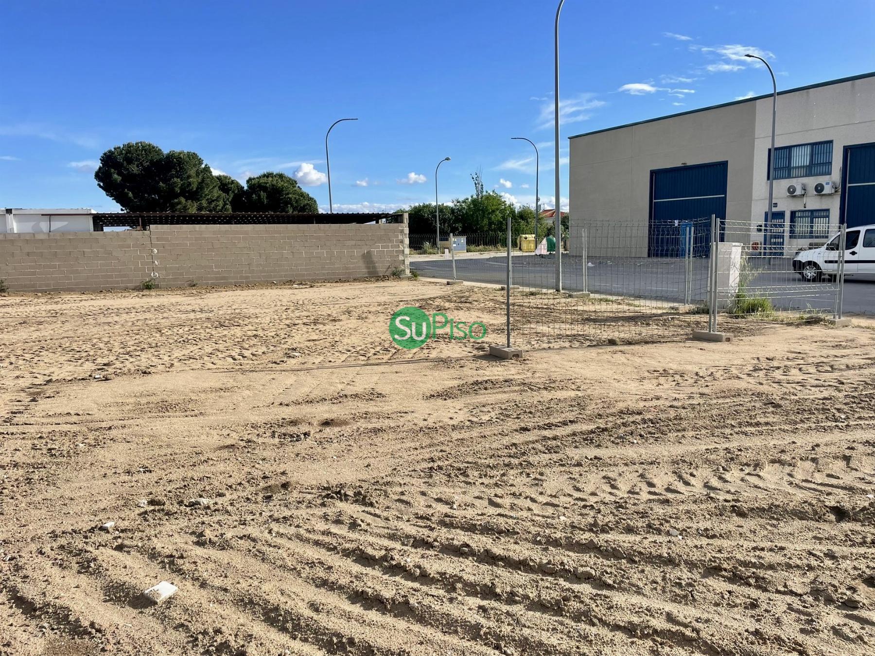 Venta de terreno en El Viso de San Juan