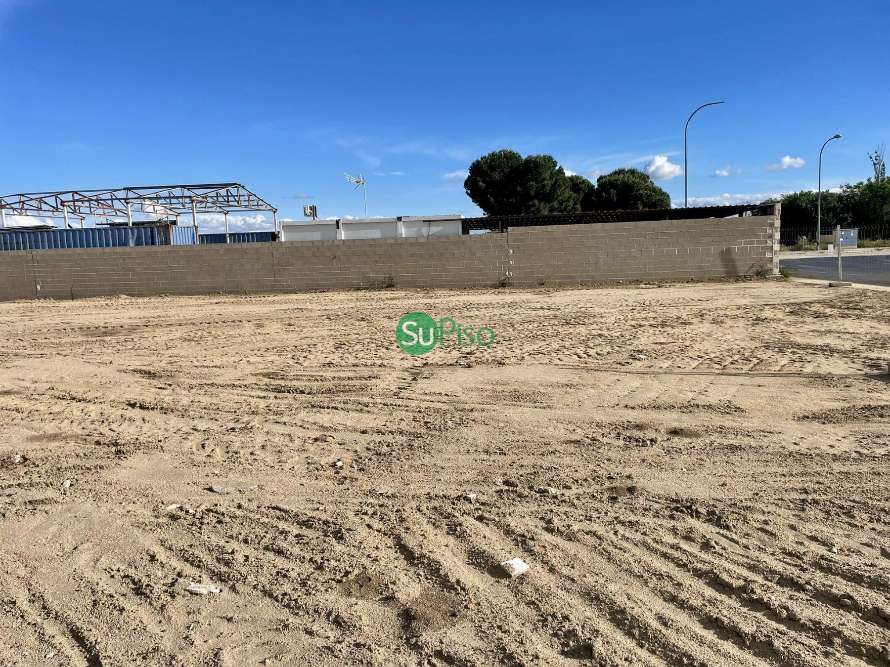 Venta de terreno en El Viso de San Juan