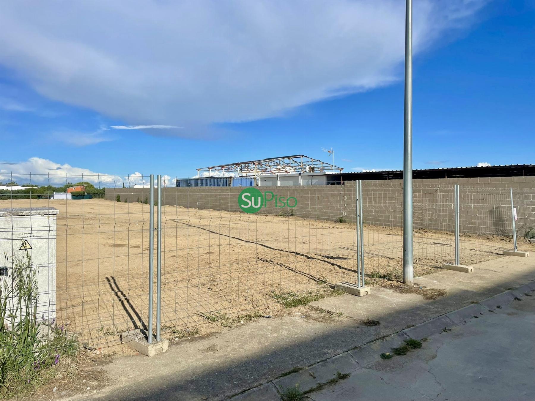 Venta de terreno en El Viso de San Juan
