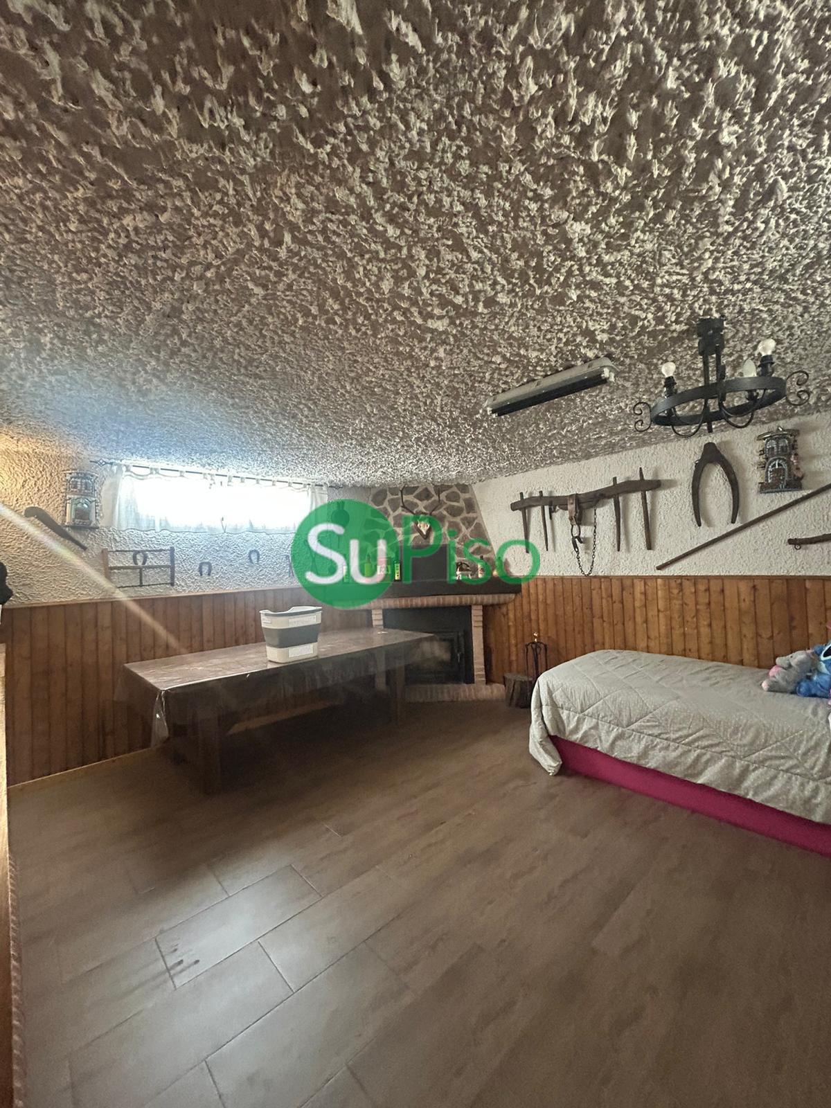 Venta de casa en Burguillos de Toledo