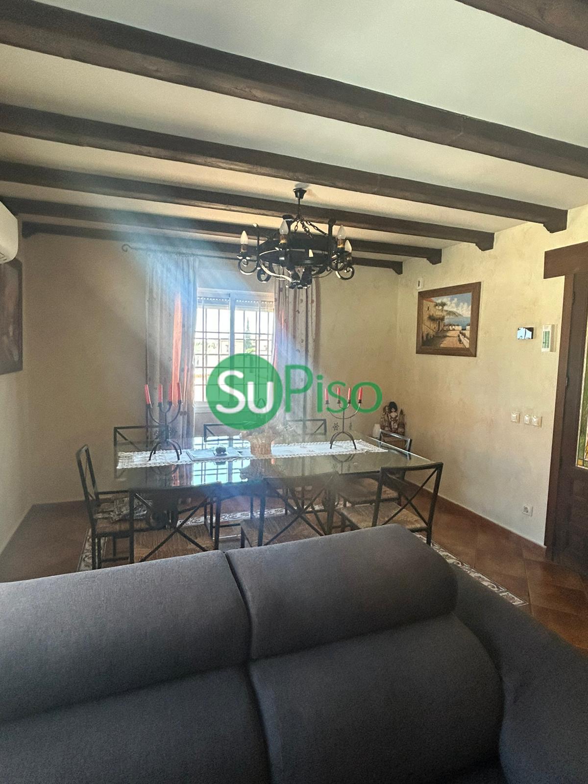 Venta de casa en Burguillos de Toledo