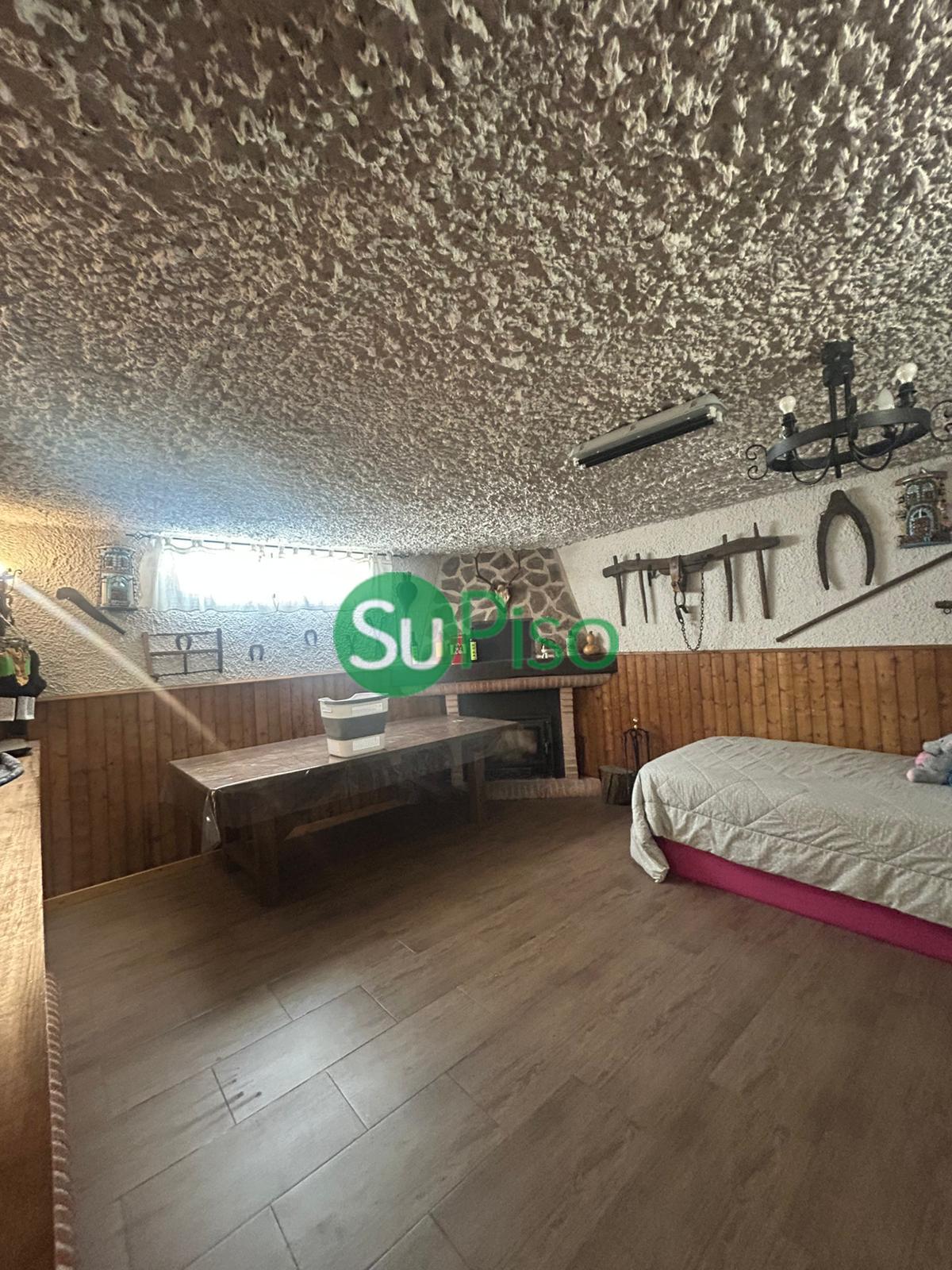 Venta de casa en Burguillos de Toledo
