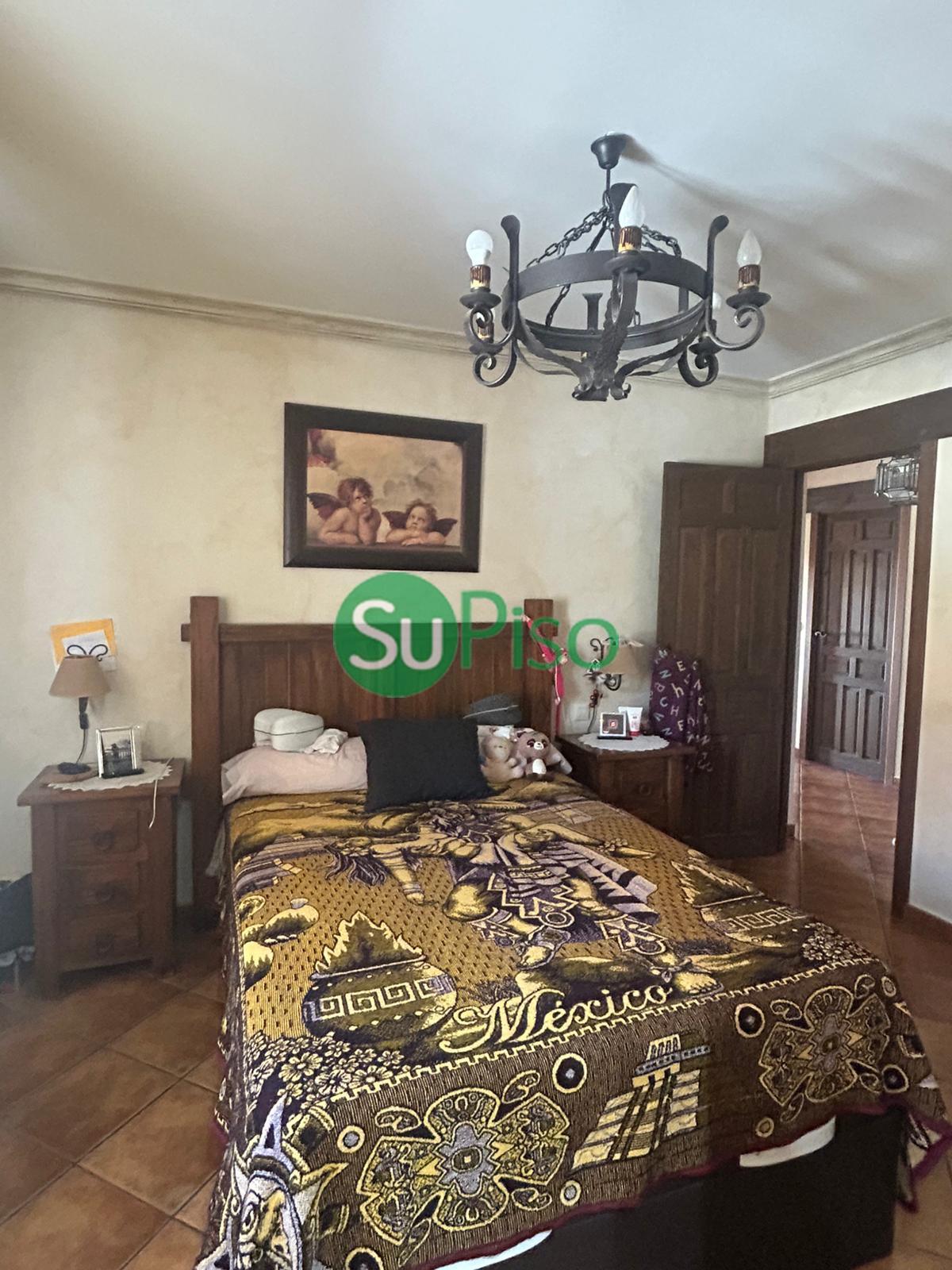 Venta de casa en Burguillos de Toledo