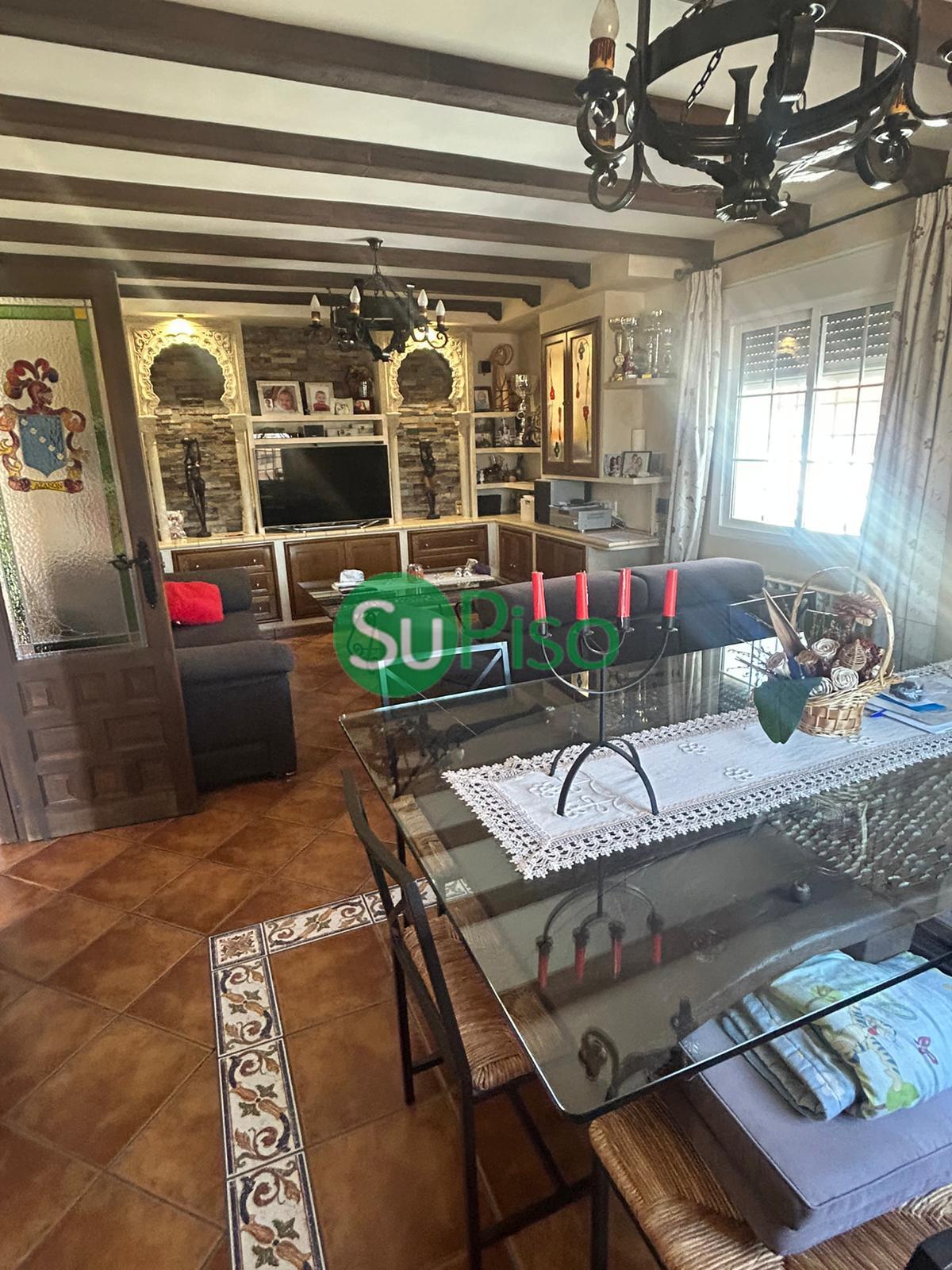 Venta de casa en Burguillos de Toledo
