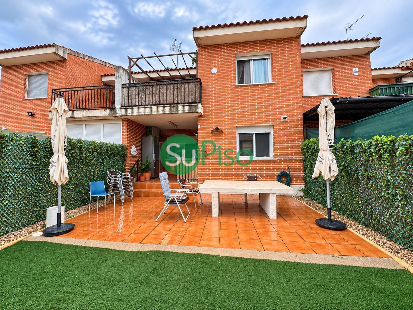 Venta de chalet en Cedillo del Condado