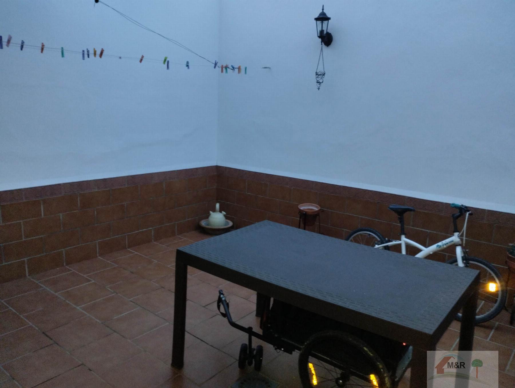 For sale of house in Villamanrique de la Condesa