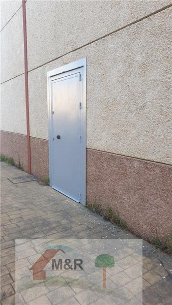 Venta de nave industrial en Bollullos de la Mitación