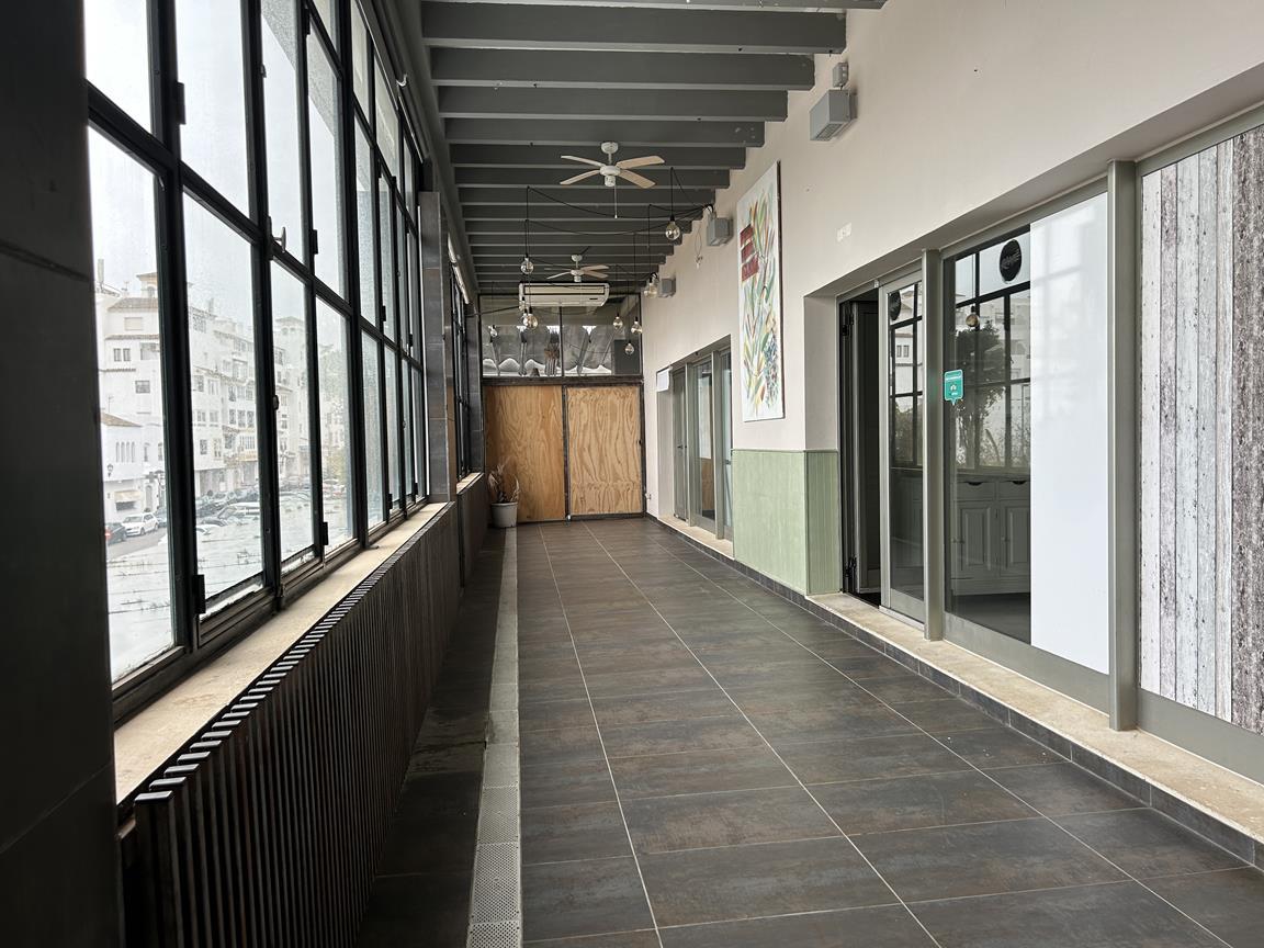 For sale of commercial in El Puerto de Santa María