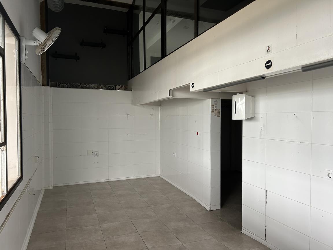 For sale of commercial in El Puerto de Santa María