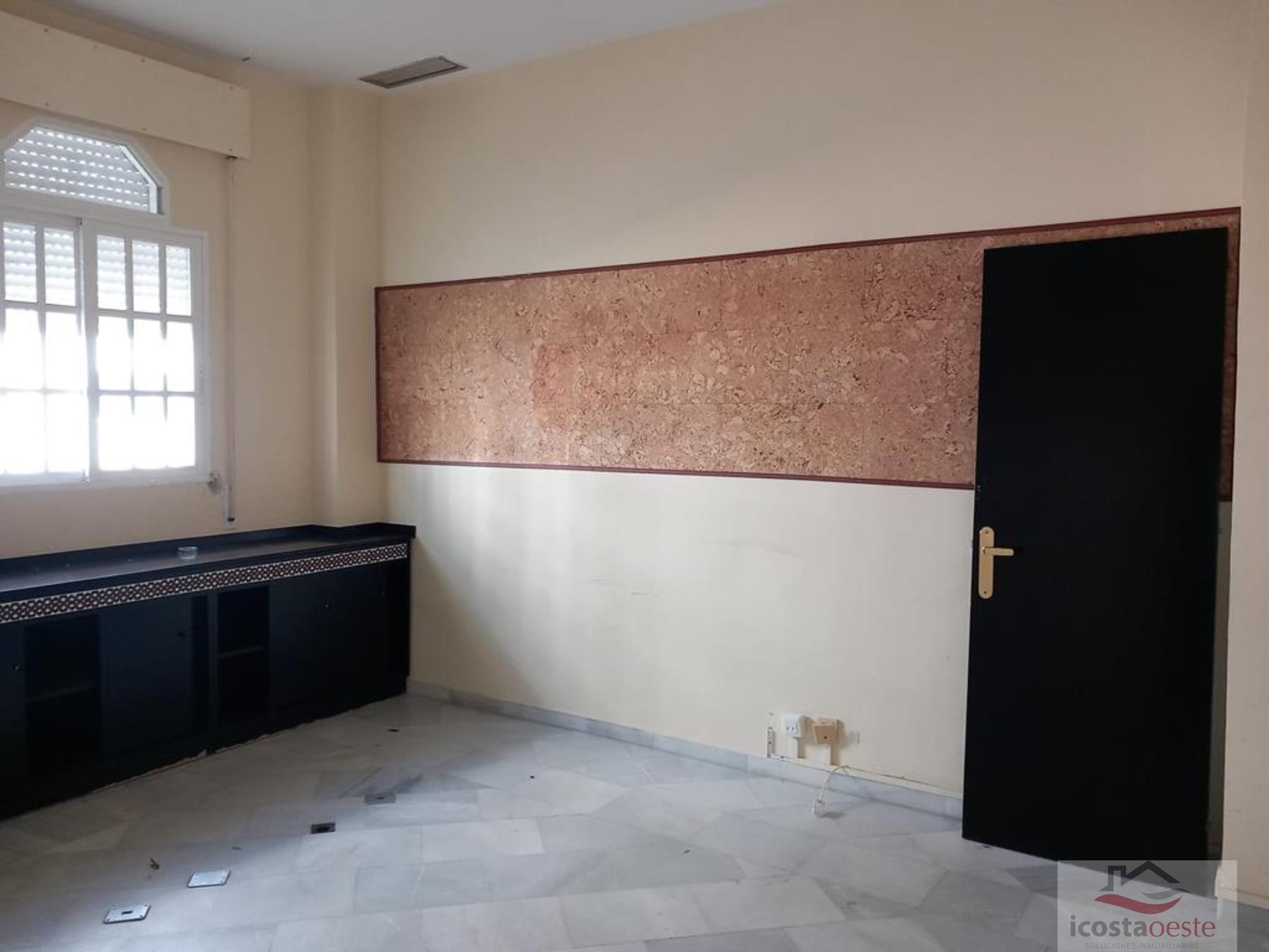 For sale of commercial in Rota