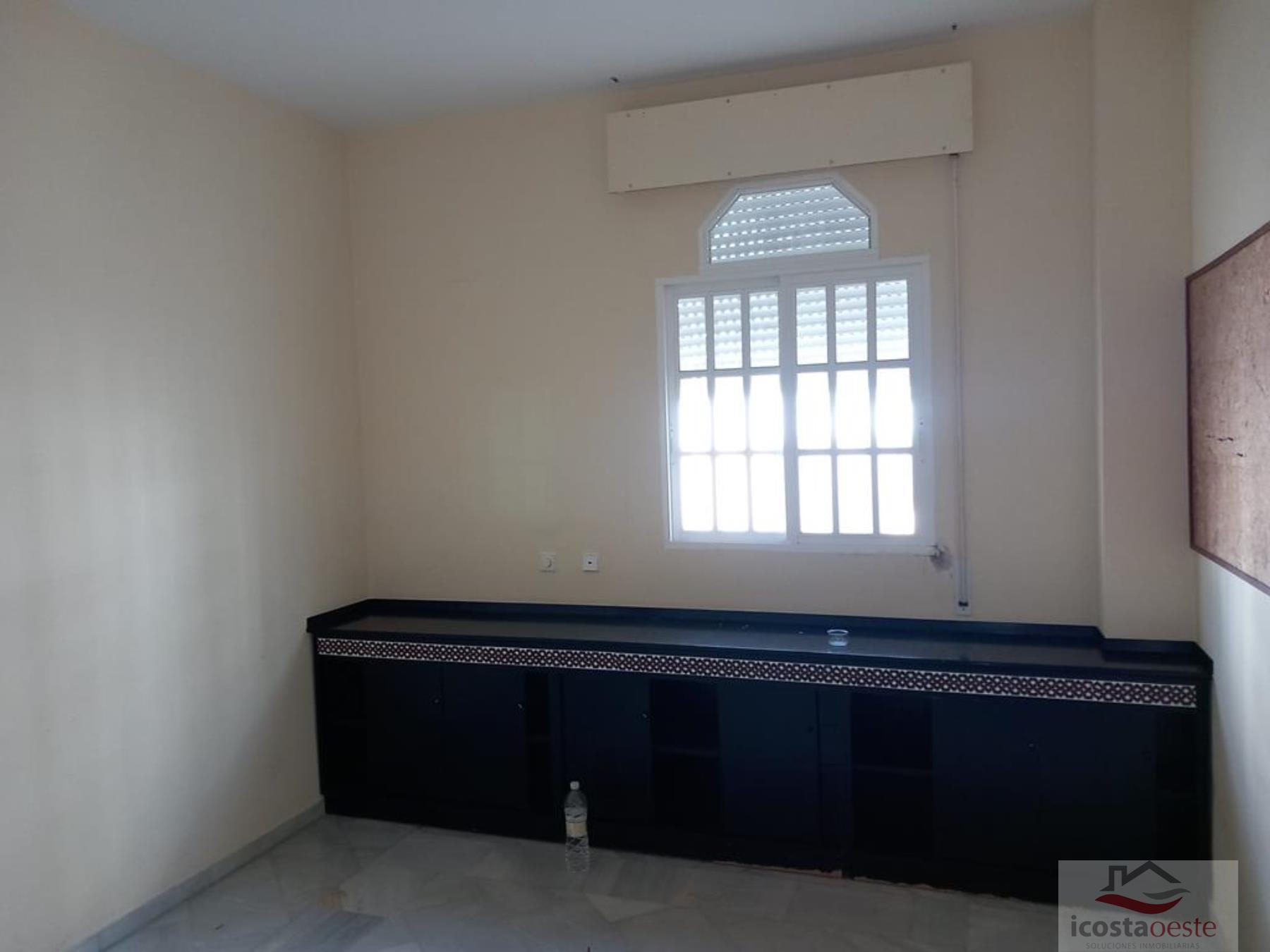 For sale of commercial in Rota