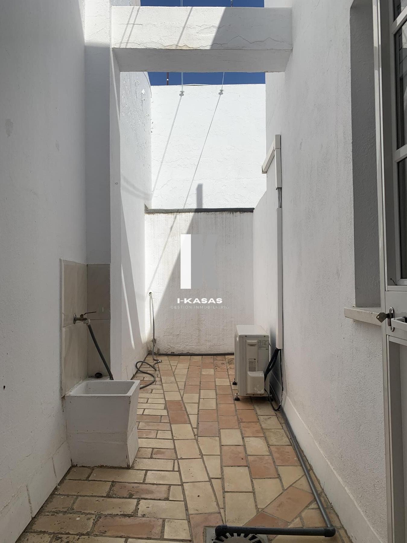 For sale of flat in Jerez de la Frontera