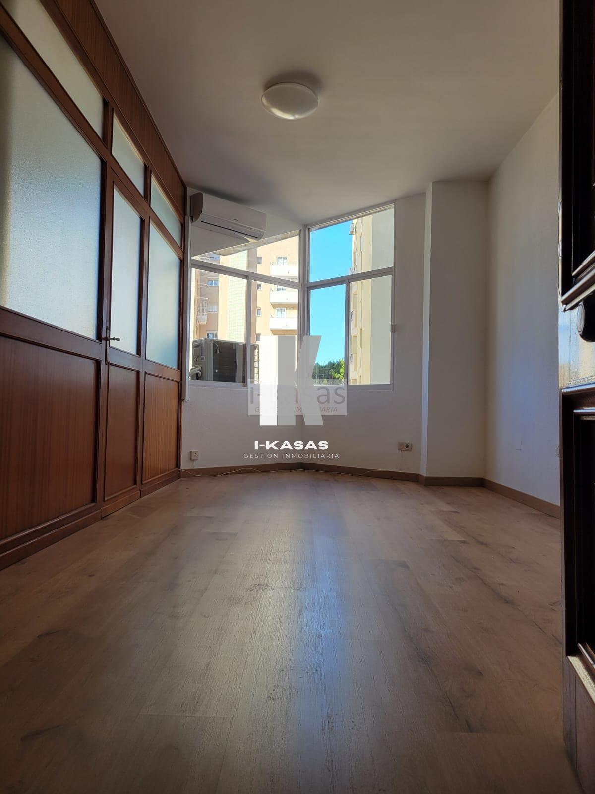 For sale of office in Jerez de la Frontera