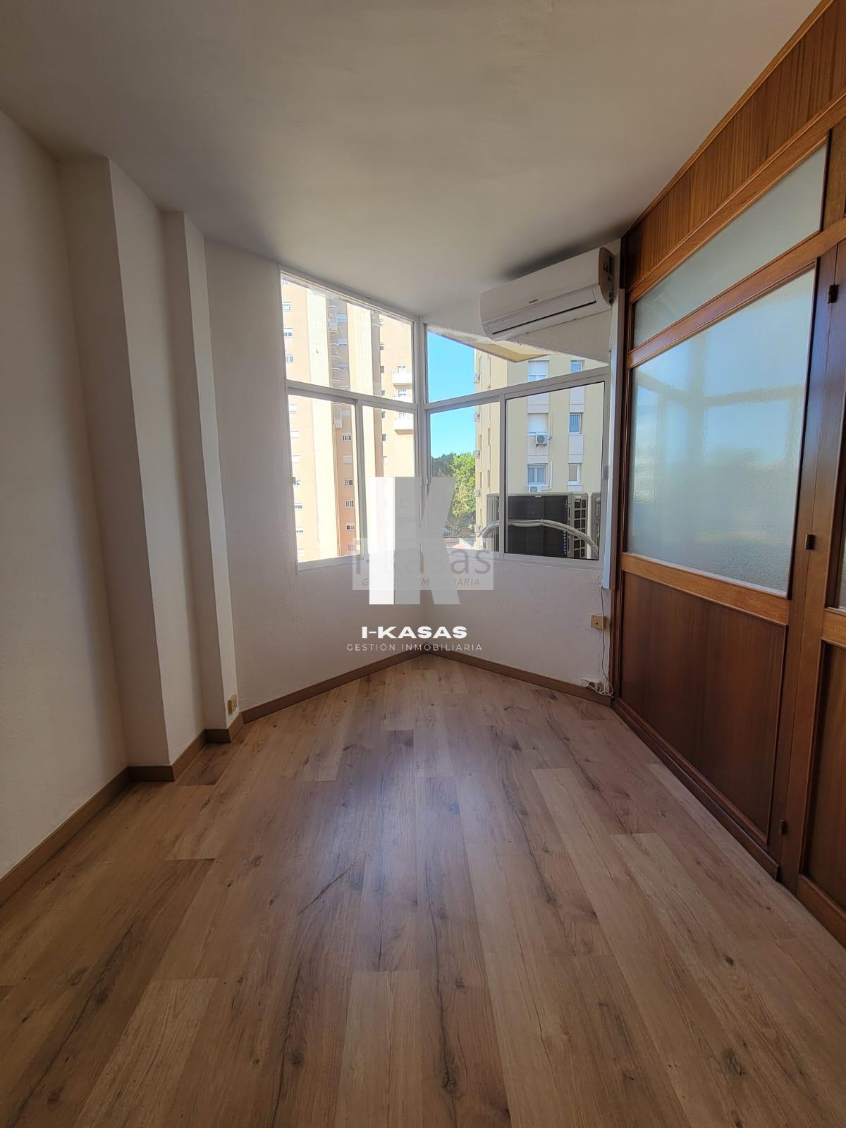 For sale of office in Jerez de la Frontera