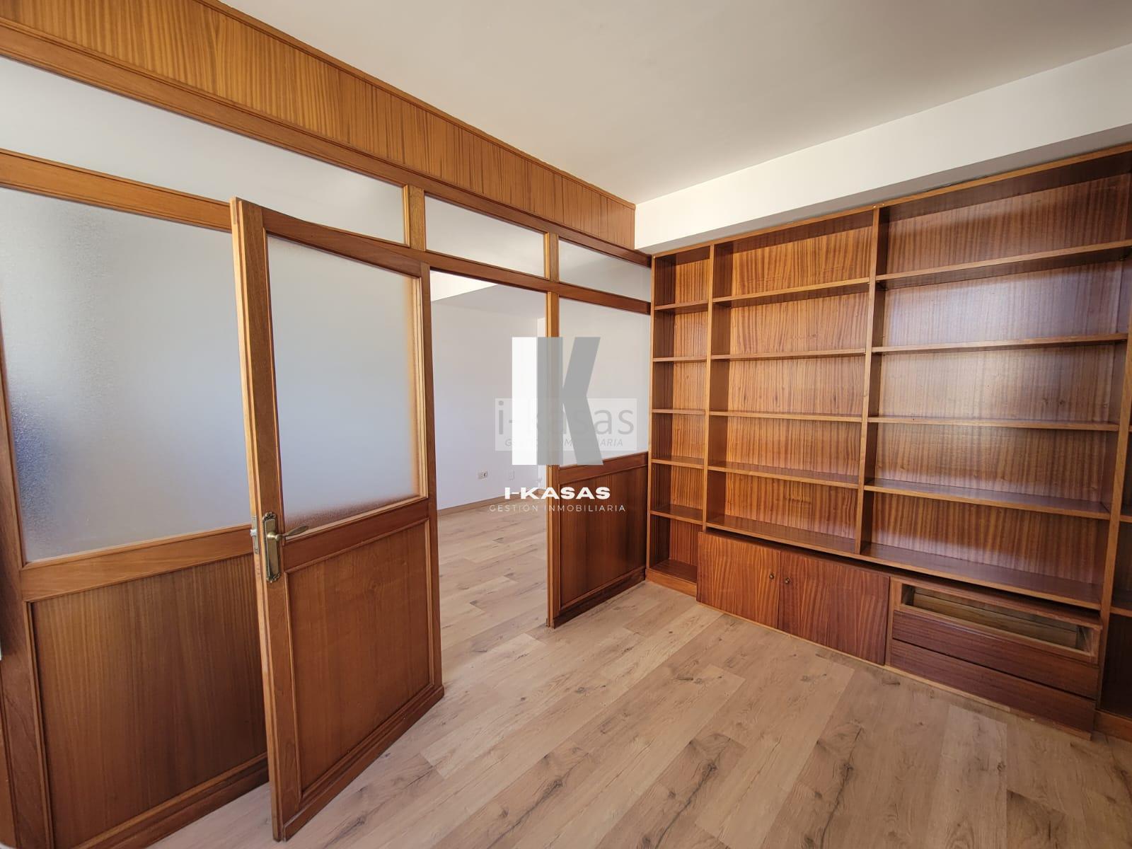 For sale of office in Jerez de la Frontera