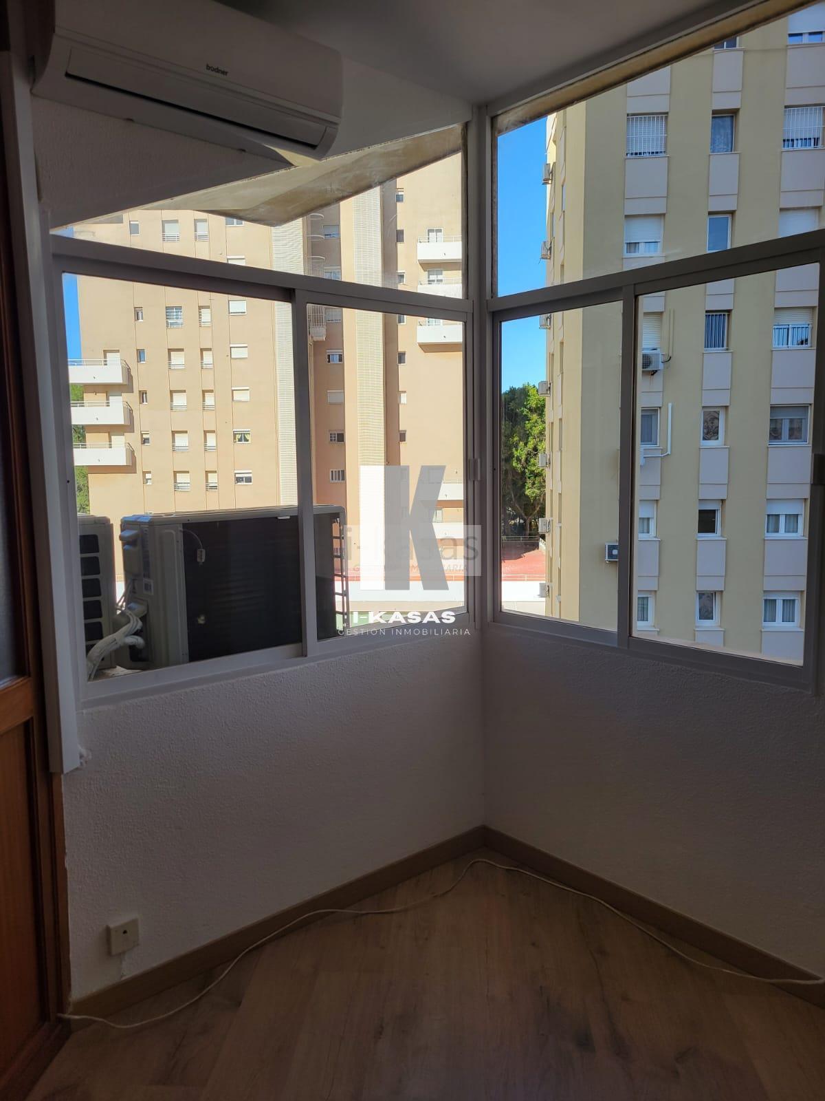 For sale of office in Jerez de la Frontera