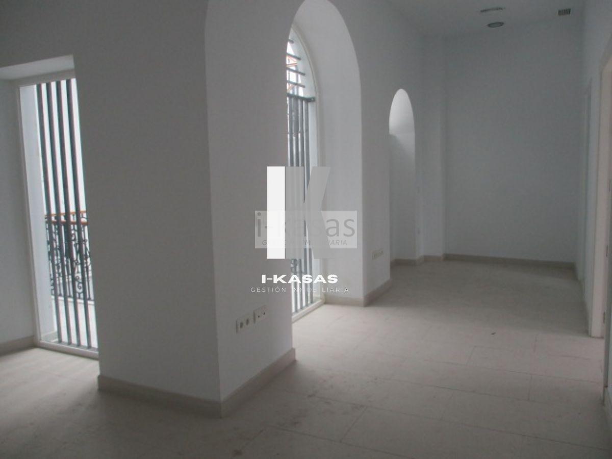 For sale of office in Jerez de la Frontera
