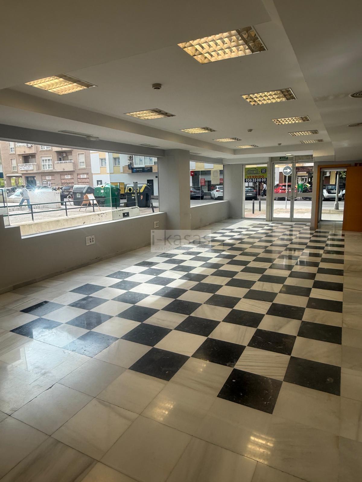 For rent of commercial in Jerez de la Frontera