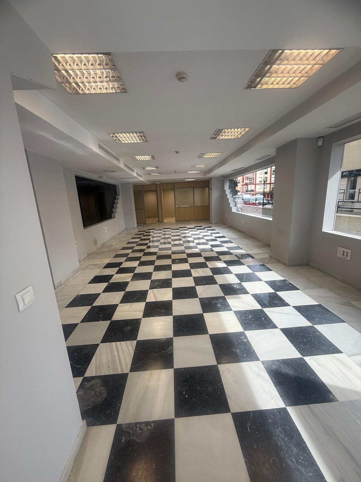 For rent of commercial in Jerez de la Frontera