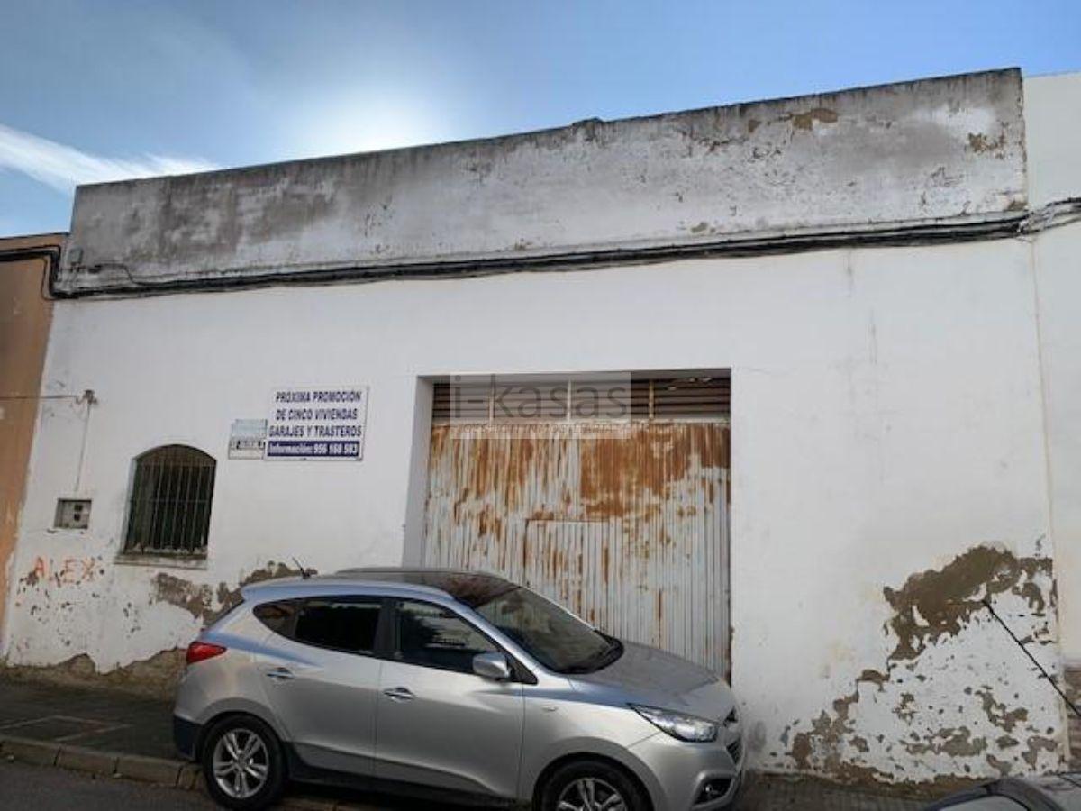 For sale of industrial plant/warehouse in Jerez de la Frontera