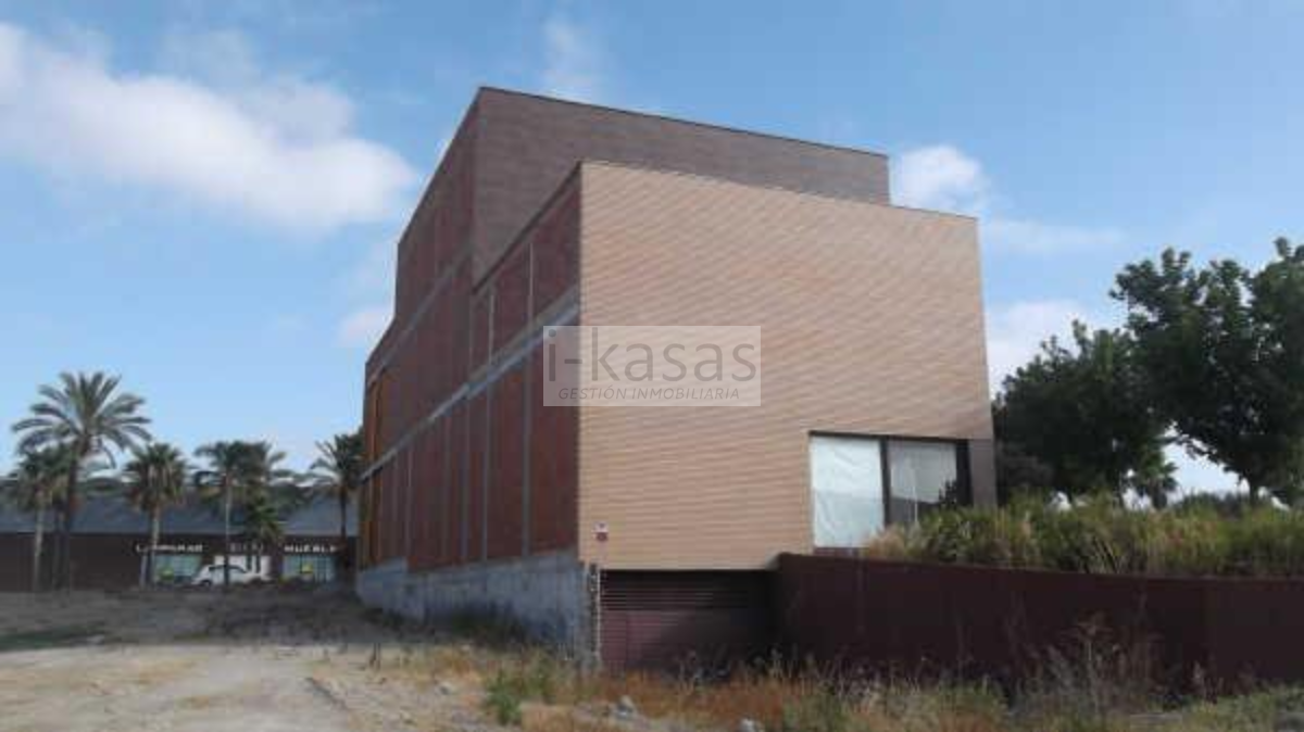For sale of industrial plant/warehouse in Jerez de la Frontera