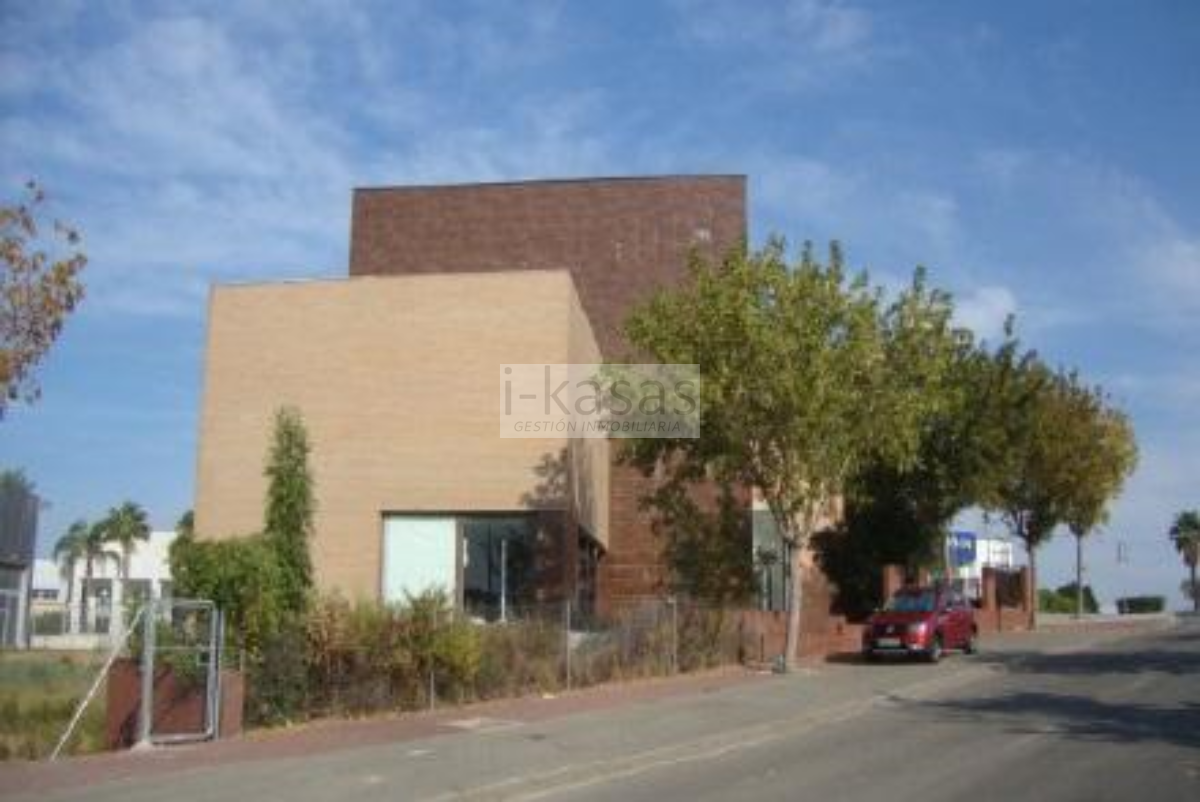For sale of industrial plant/warehouse in Jerez de la Frontera