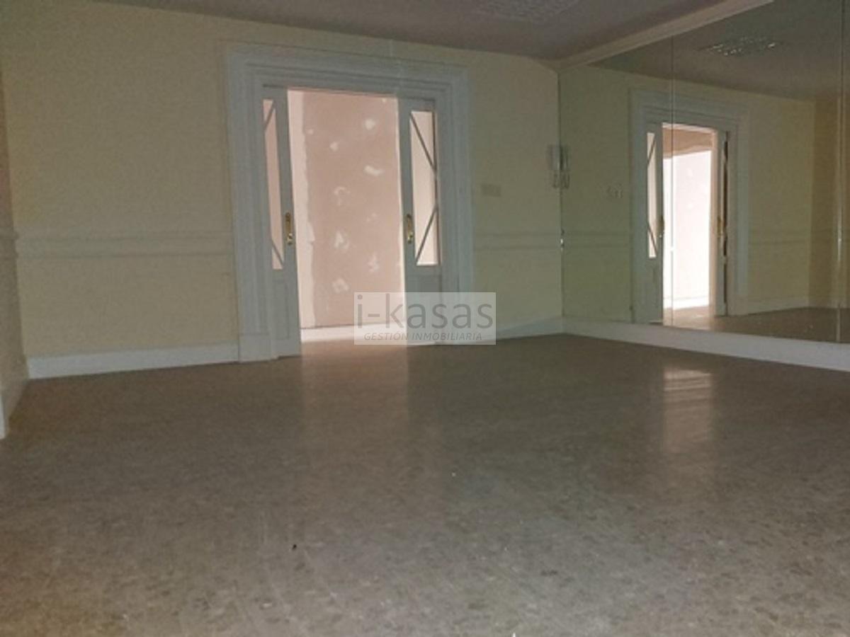 For sale of office in Jerez de la Frontera