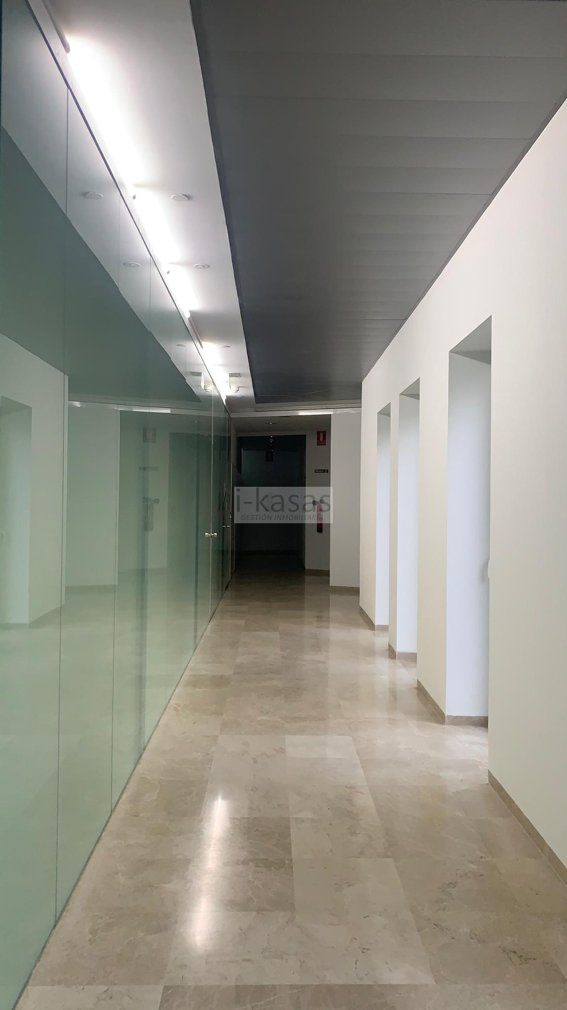 For sale of office in Jerez de la Frontera