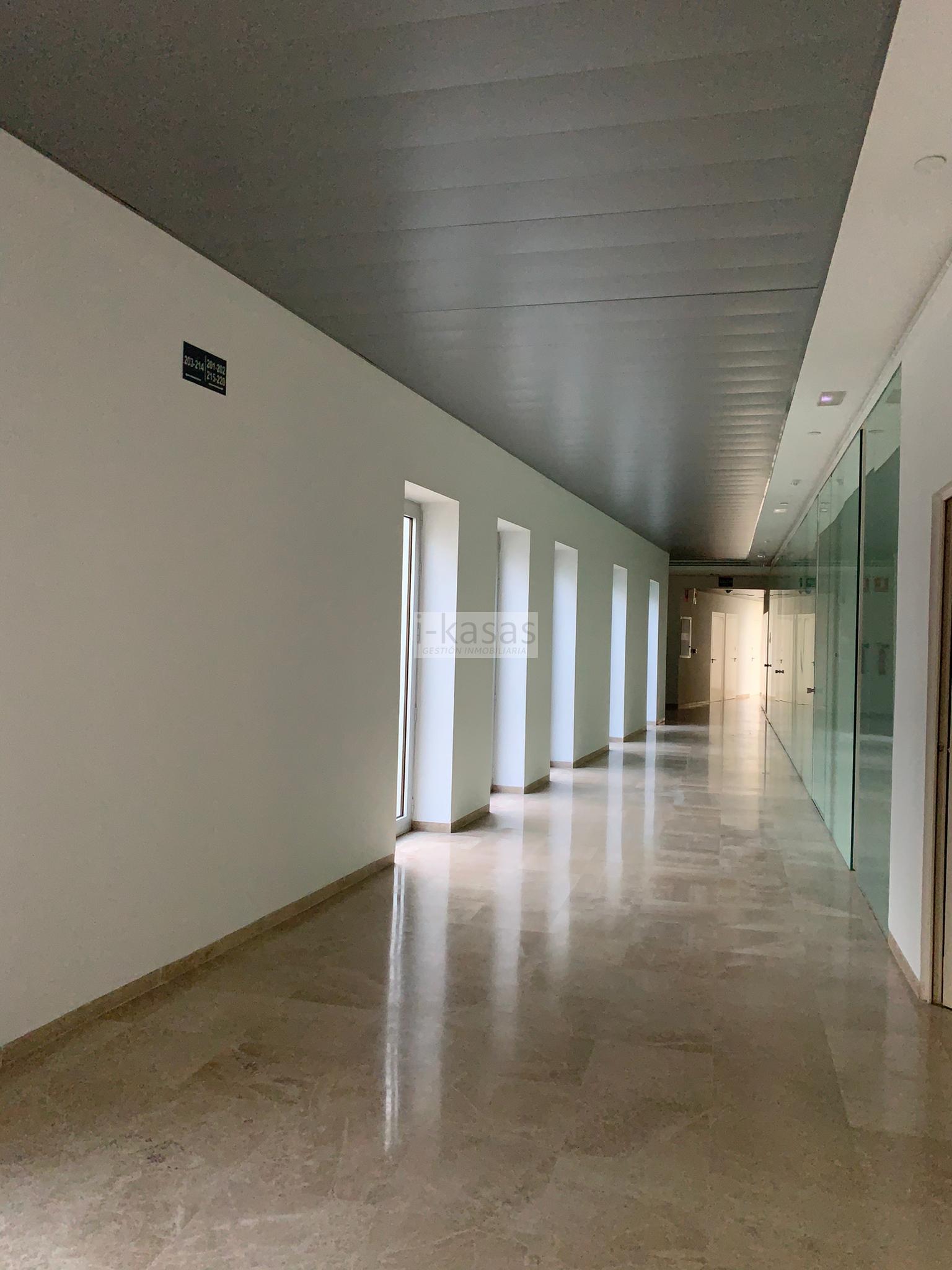 For sale of office in Jerez de la Frontera