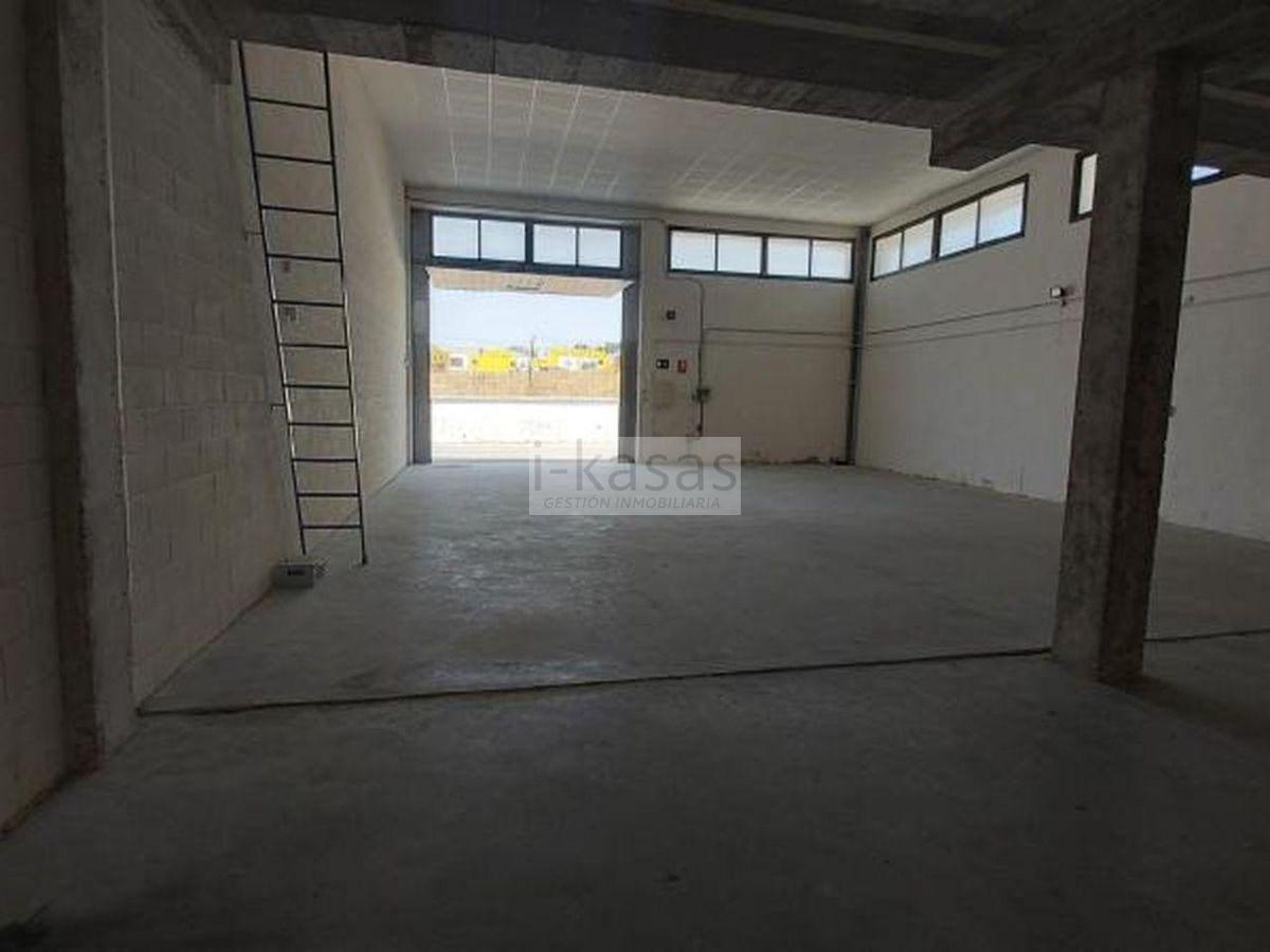 For sale of industrial plant/warehouse in Jerez de la Frontera