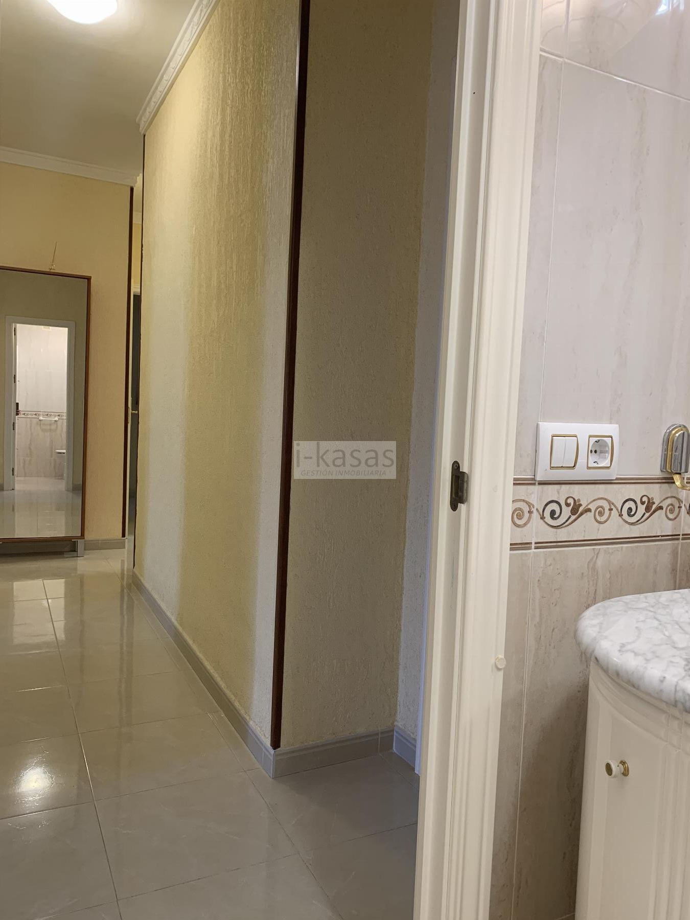 For sale of flat in Jerez de la Frontera