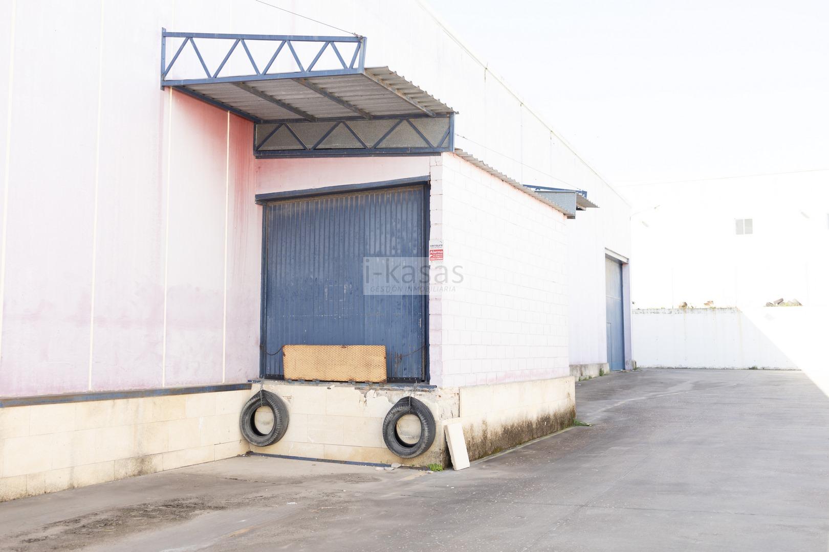 For sale of industrial plant/warehouse in Jerez de la Frontera