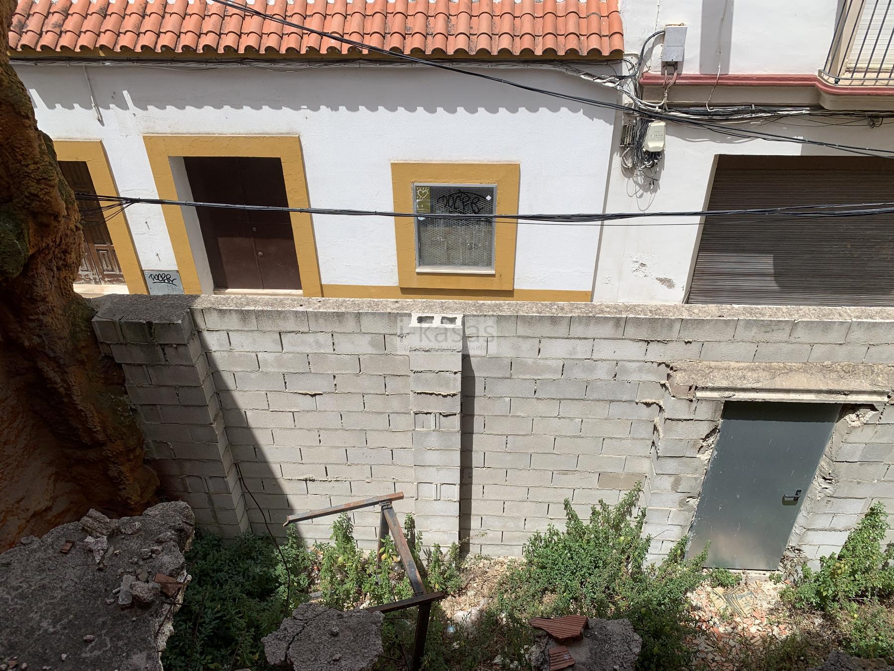 For sale of building in Jerez de la Frontera