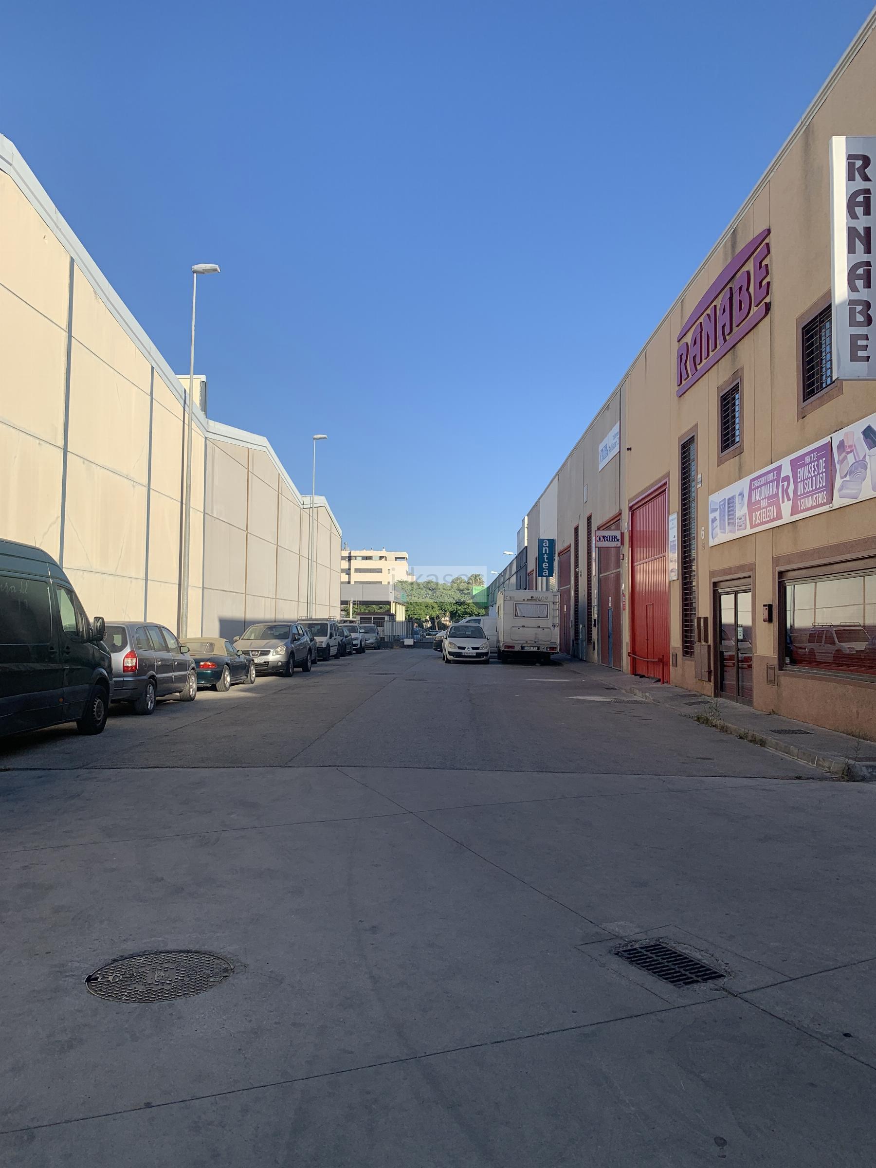 For sale of industrial plant/warehouse in Jerez de la Frontera