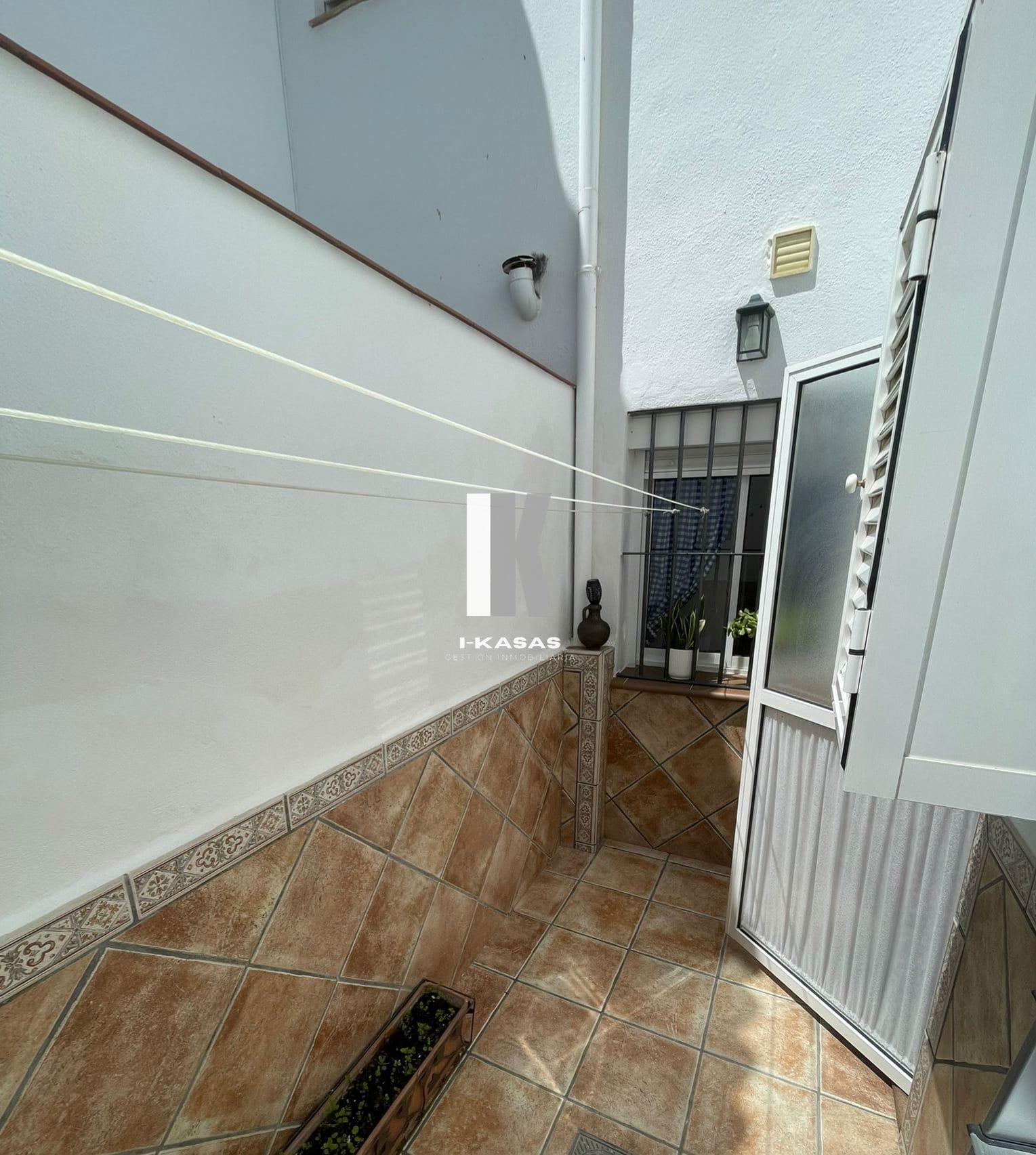 For sale of house in Jédula