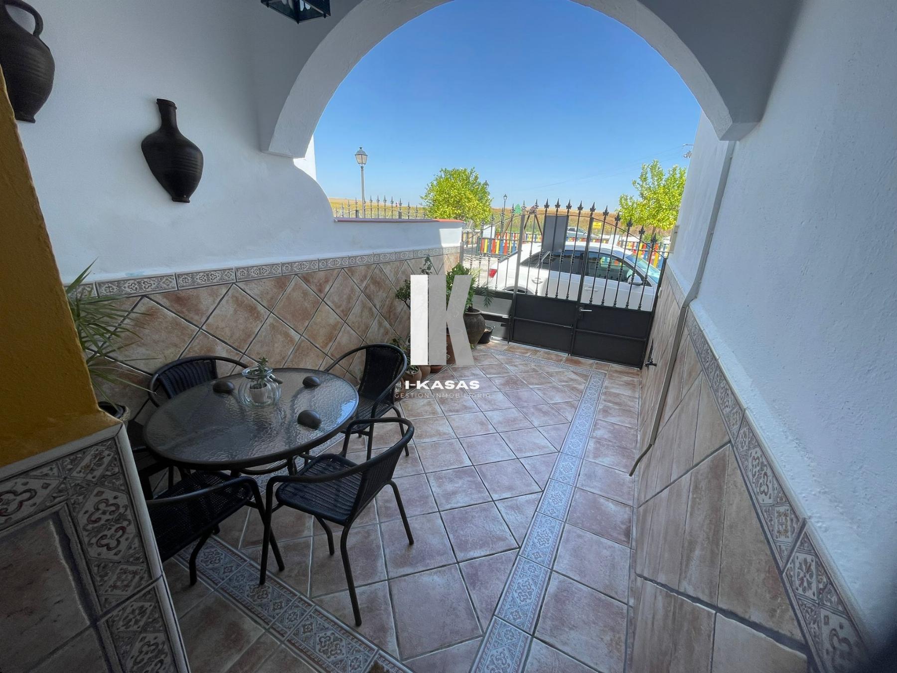 For sale of house in Jédula