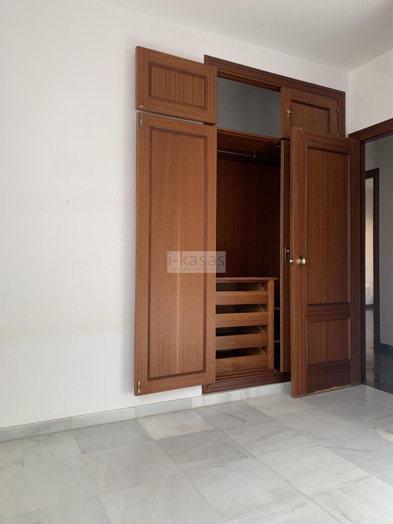 For sale of flat in Jerez de la Frontera