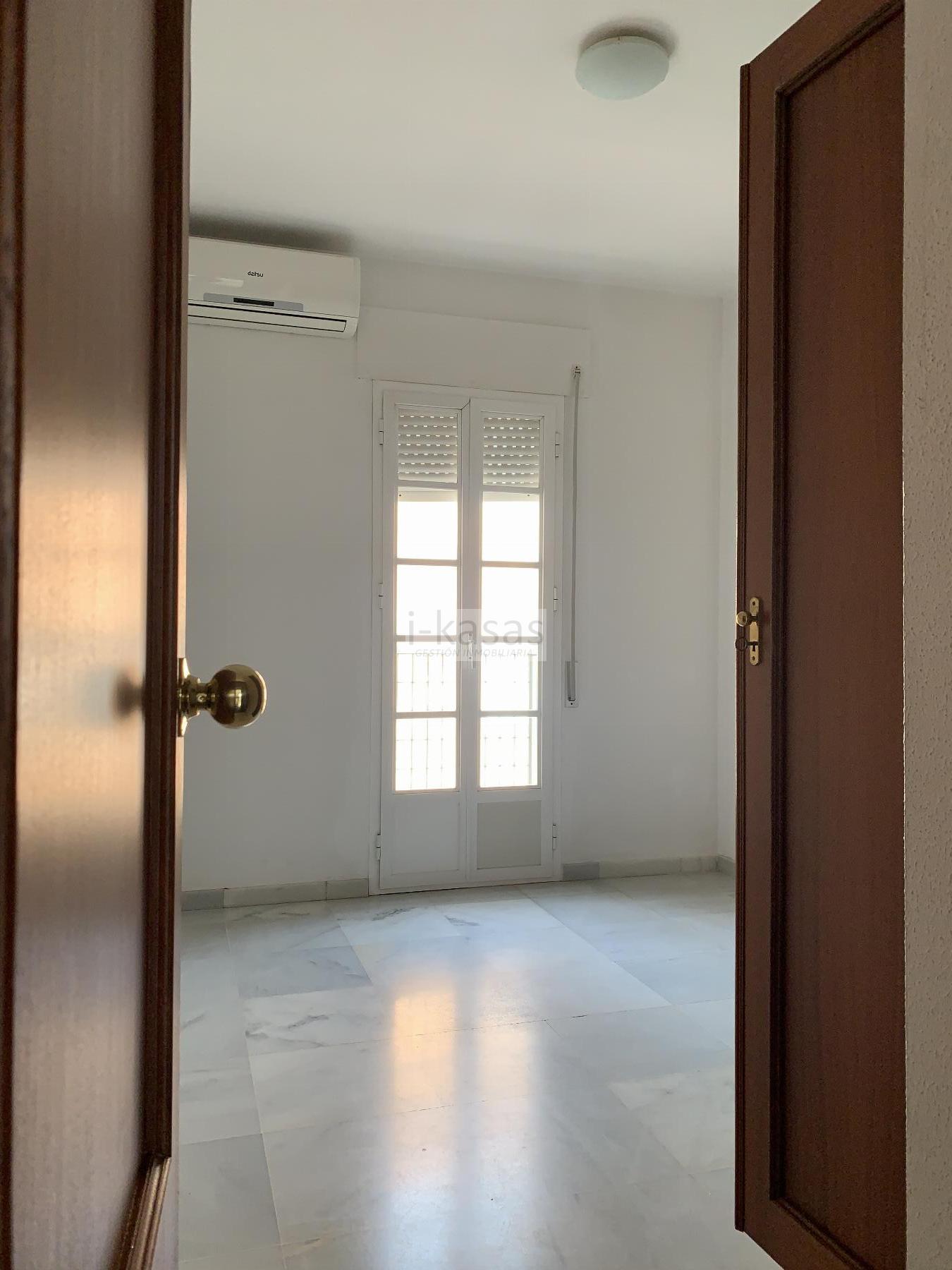 For sale of flat in Jerez de la Frontera