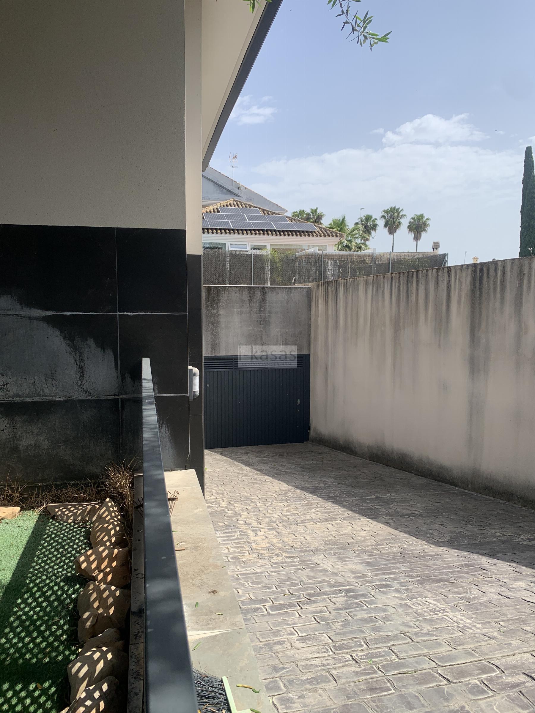 For sale of chalet in Jerez de la Frontera
