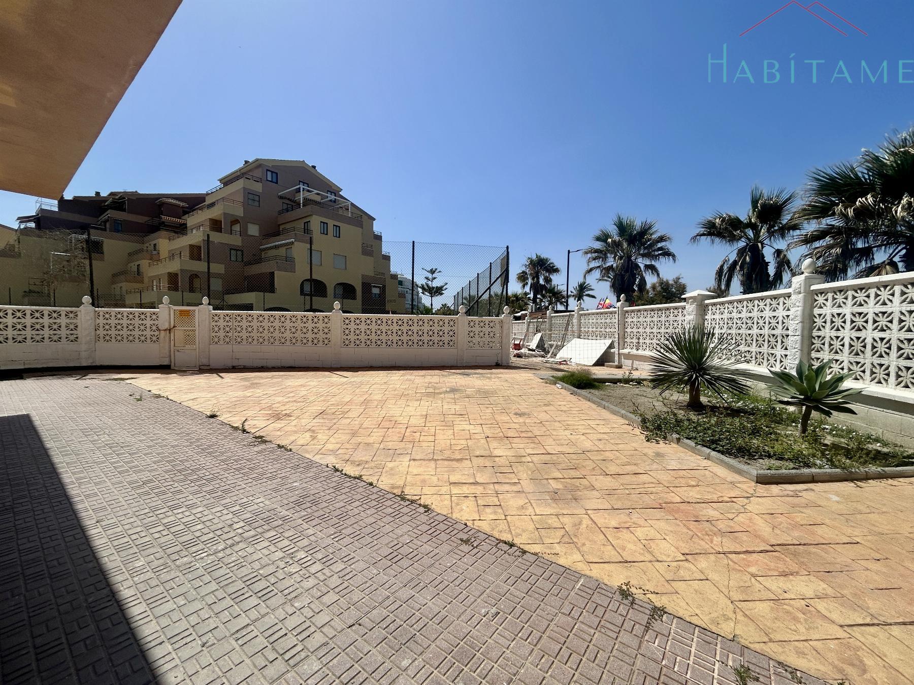 For sale of flat in Salobreña