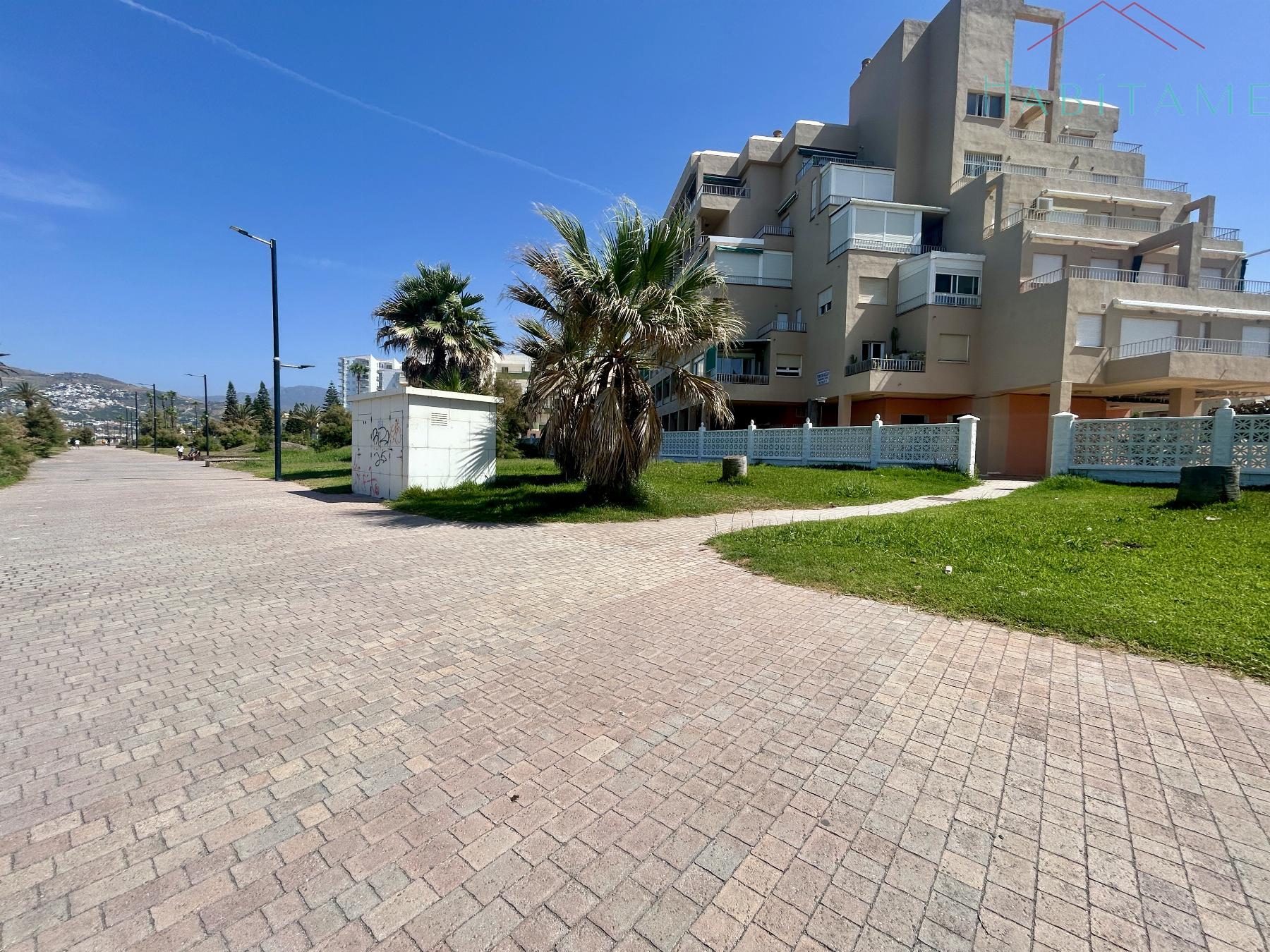 For sale of flat in Salobreña