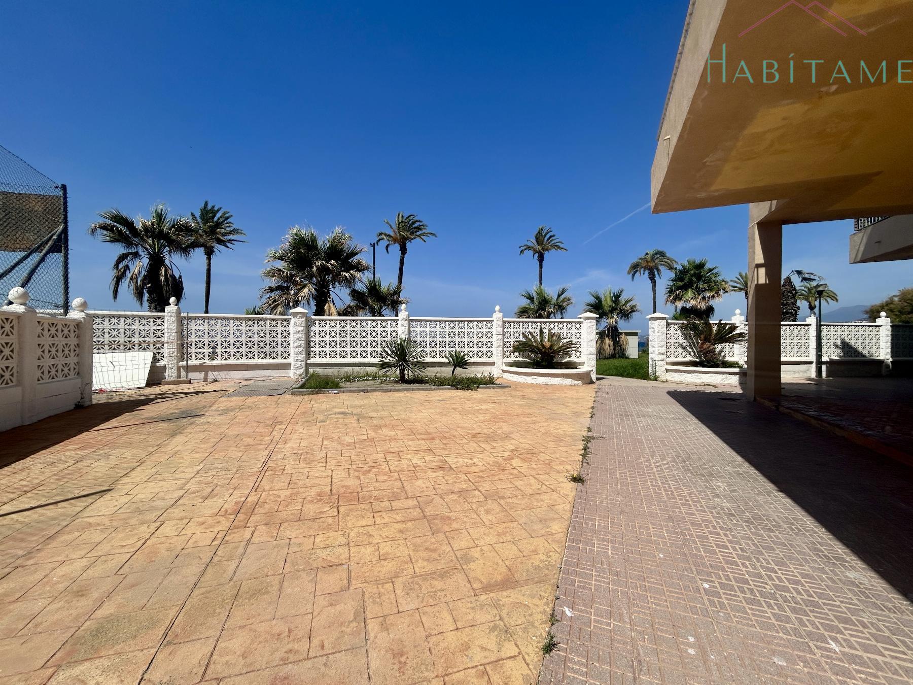 For sale of flat in Salobreña