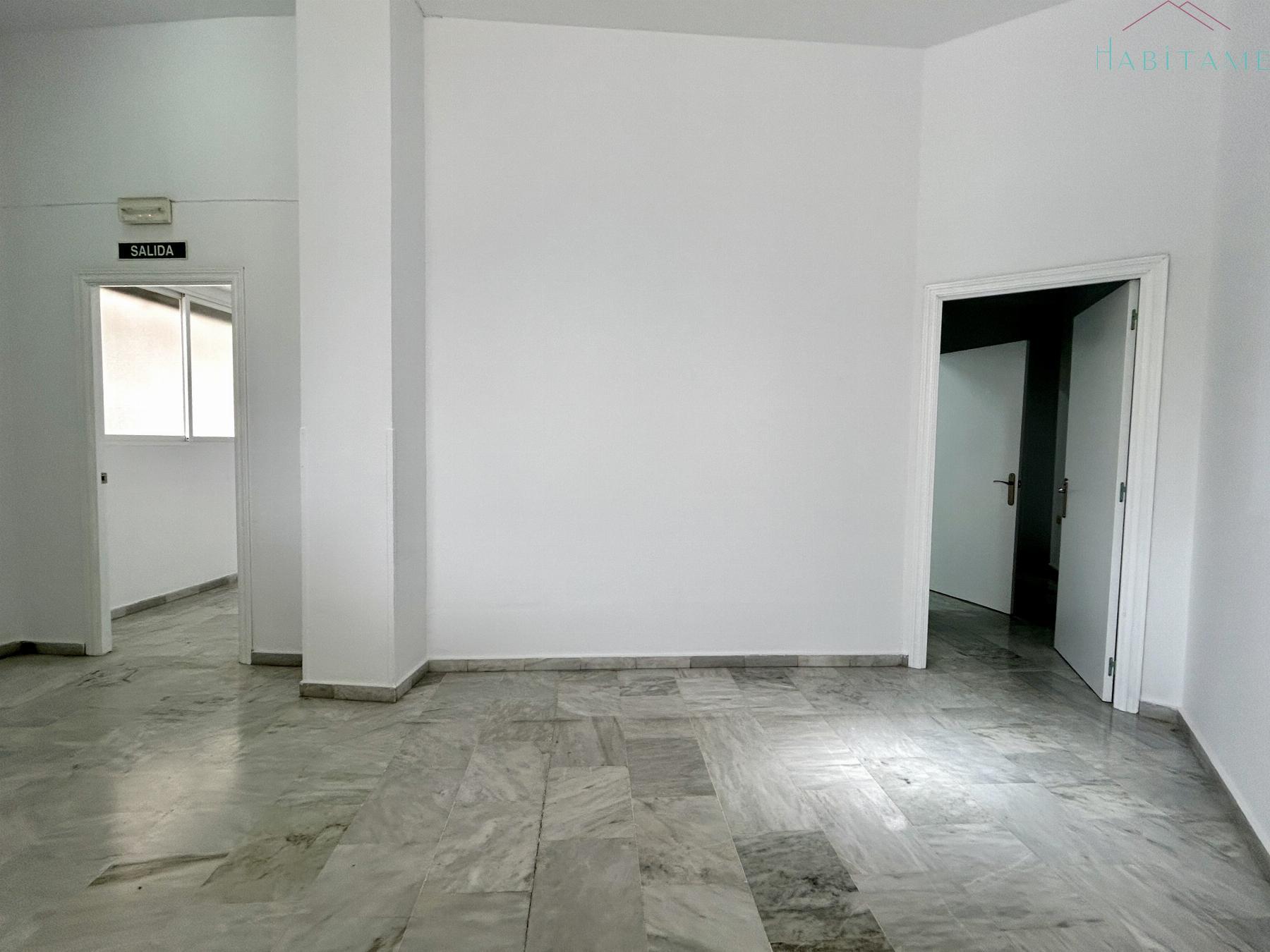 For rent of commercial in Granada