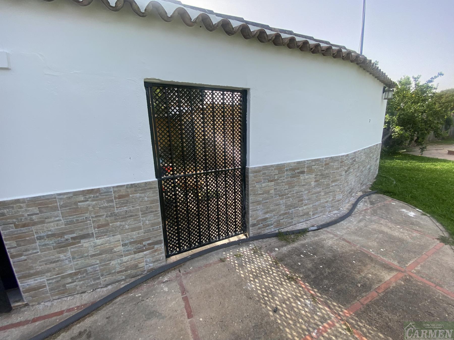 For sale of rural property in San José del Valle