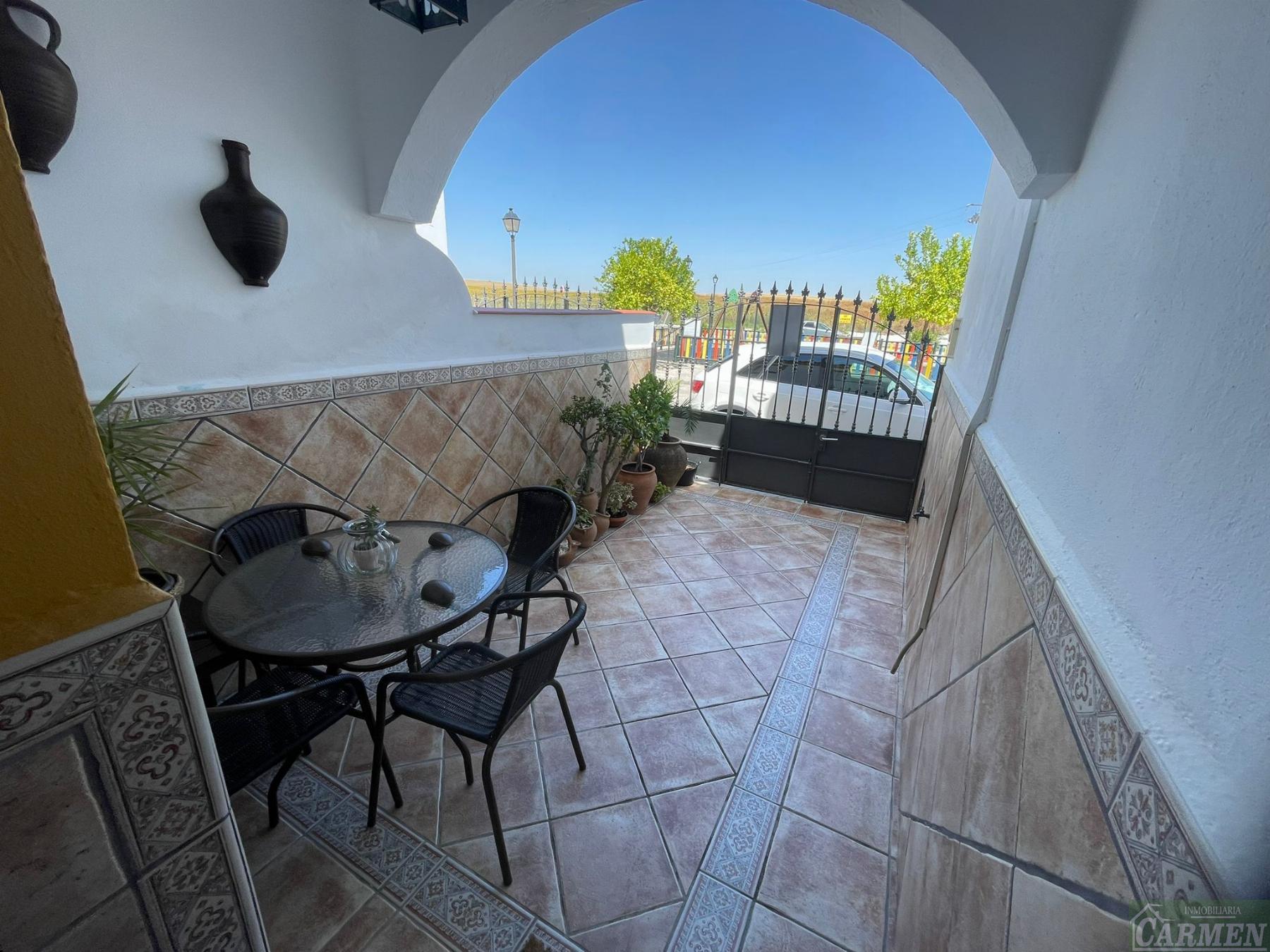 For sale of house in Jédula