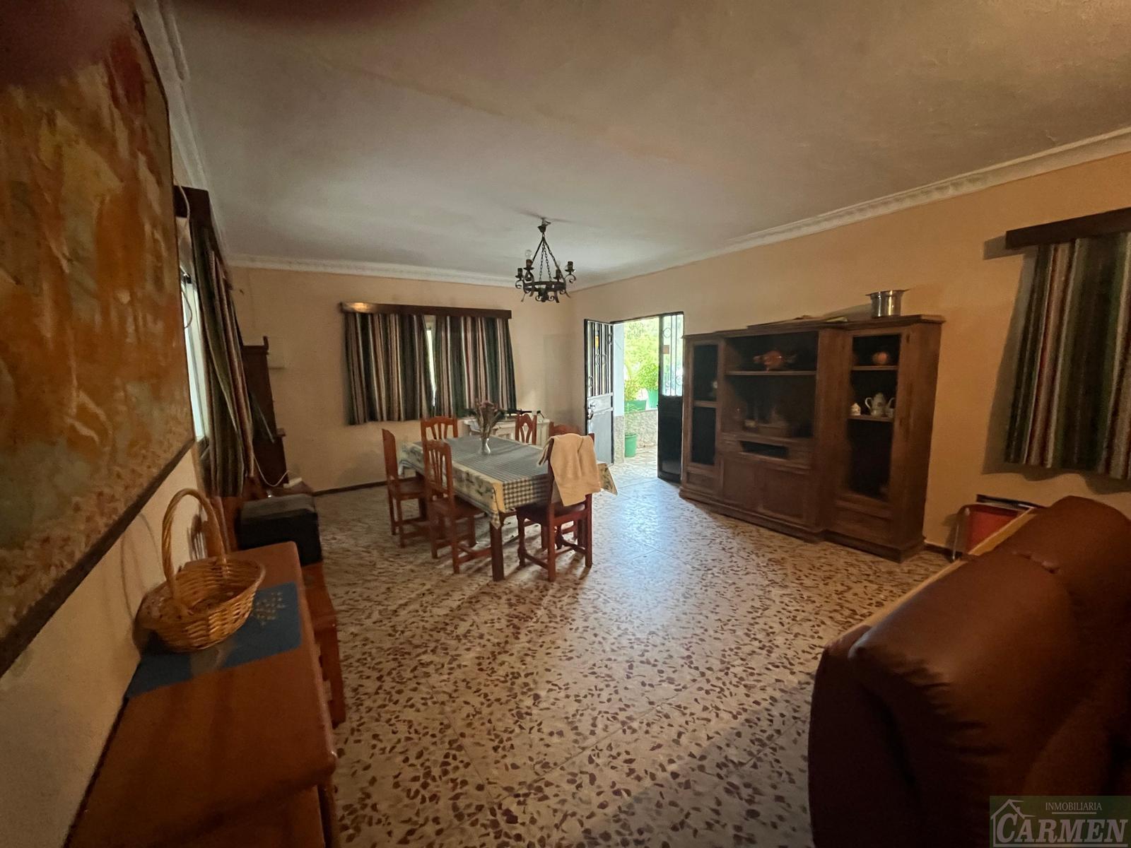 For sale of rural property in San José del Valle