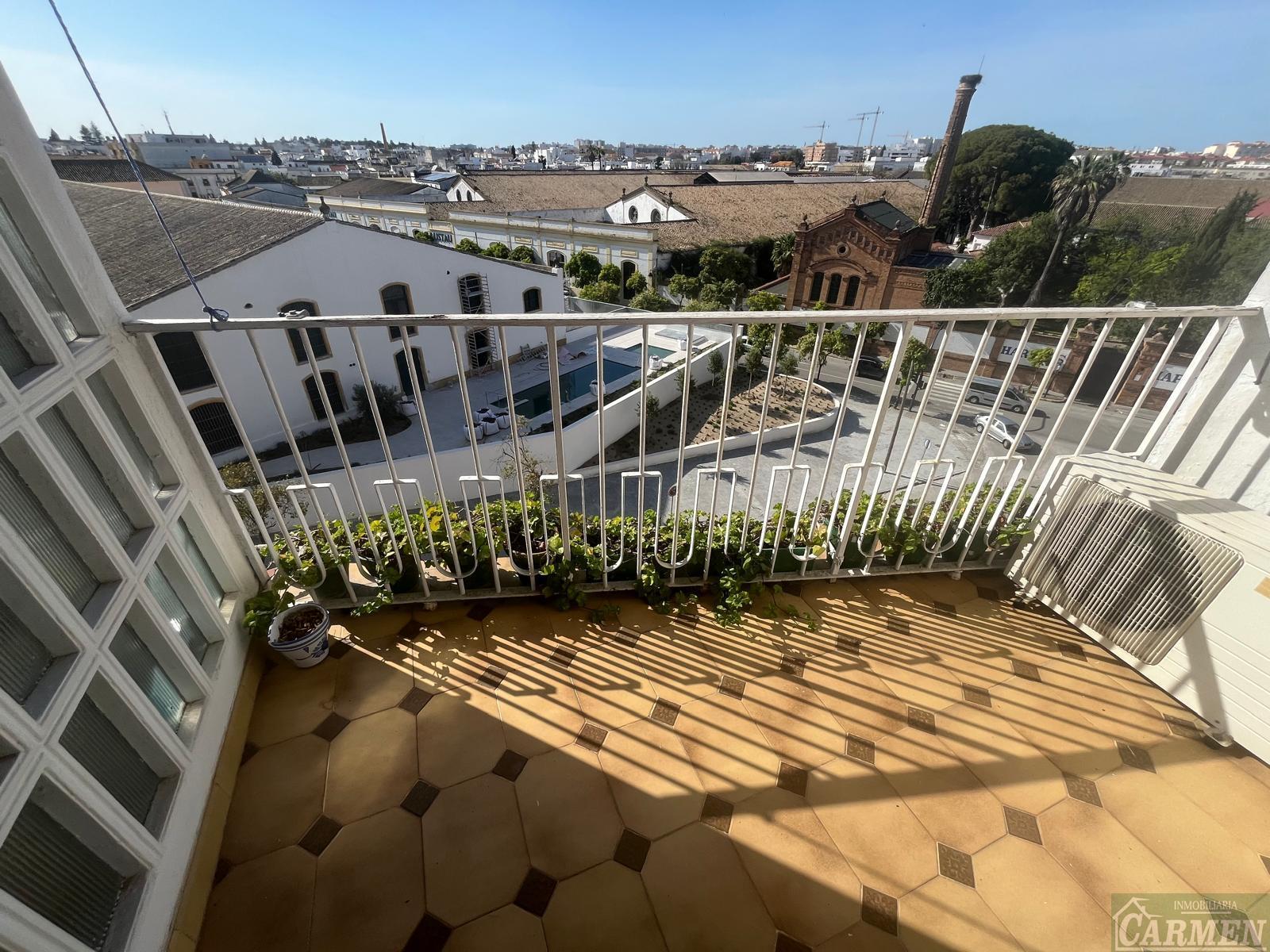 For sale of flat in Jerez de la Frontera